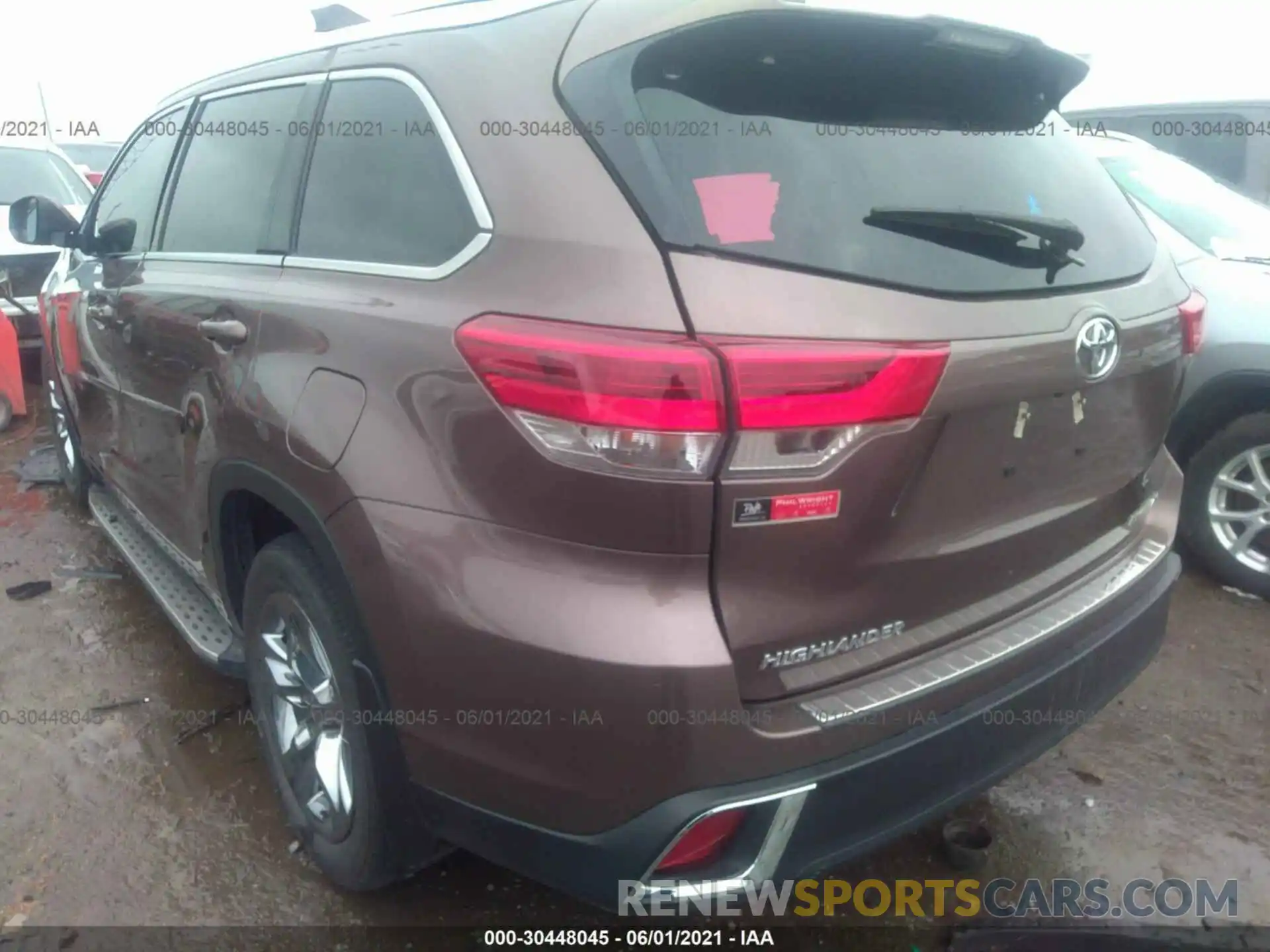 3 Photograph of a damaged car 5TDDZRFH5KS700265 TOYOTA HIGHLANDER 2019