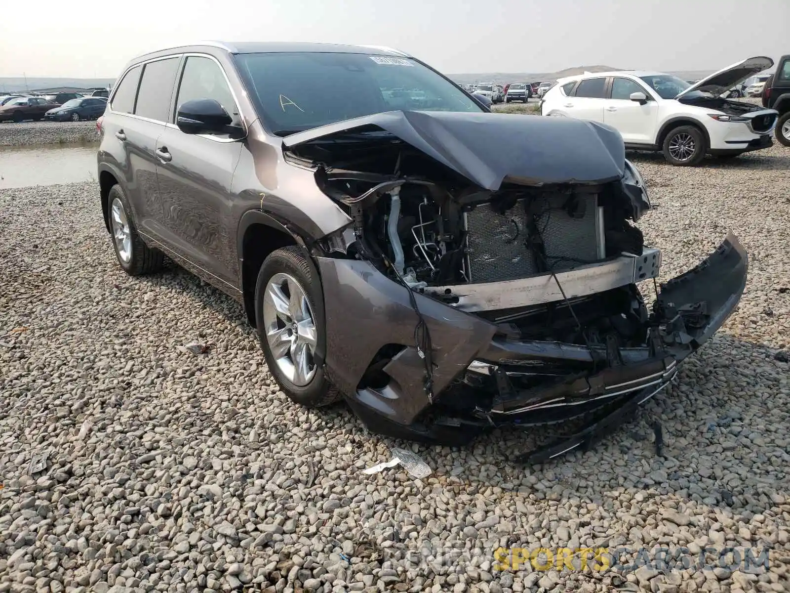 1 Photograph of a damaged car 5TDDZRFH5KS706633 TOYOTA HIGHLANDER 2019