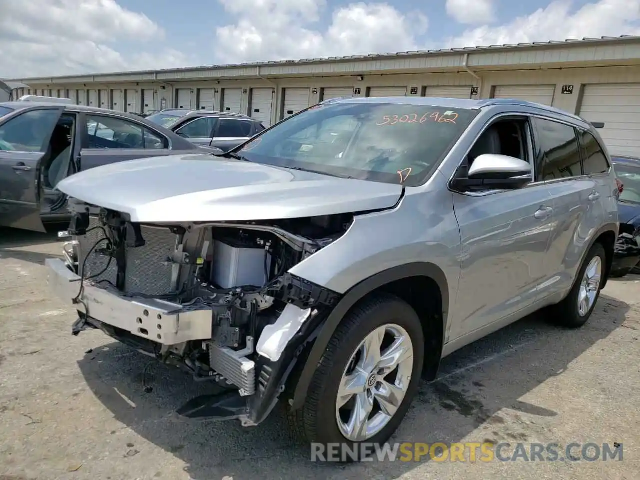 2 Photograph of a damaged car 5TDDZRFH5KS708043 TOYOTA HIGHLANDER 2019