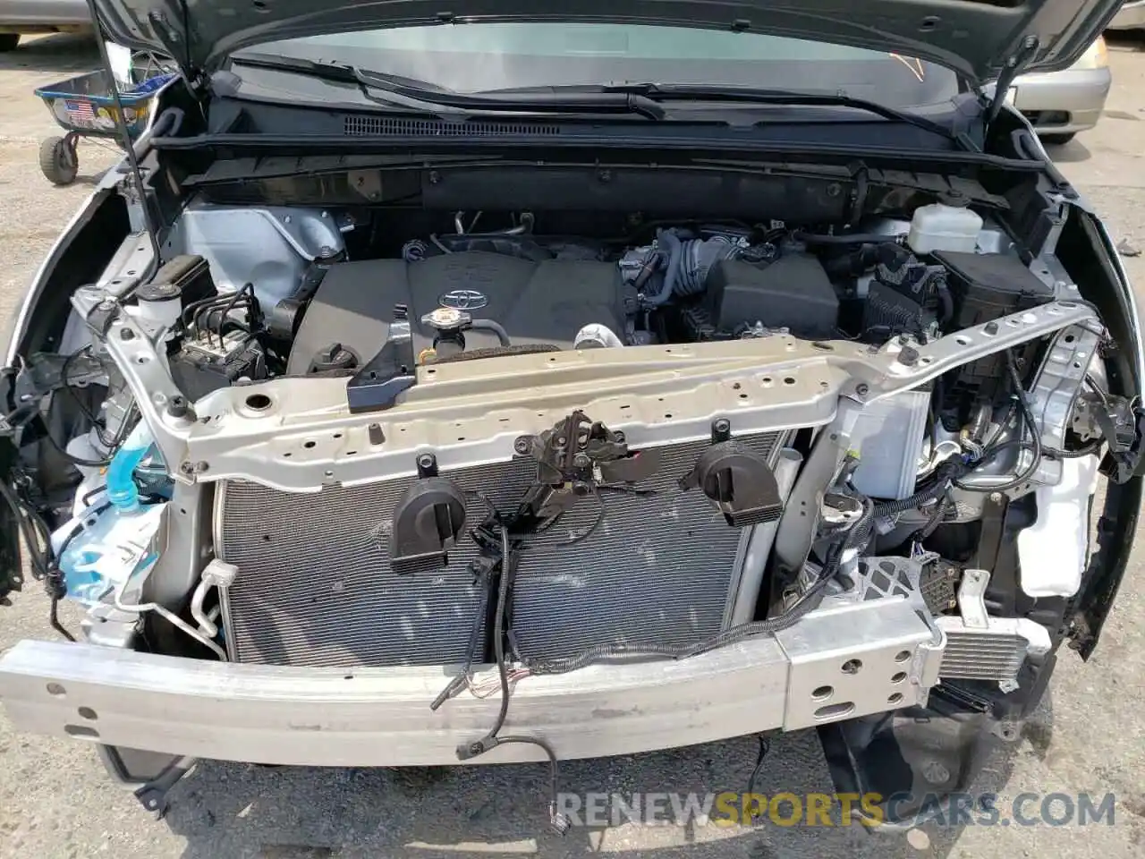 7 Photograph of a damaged car 5TDDZRFH5KS708043 TOYOTA HIGHLANDER 2019