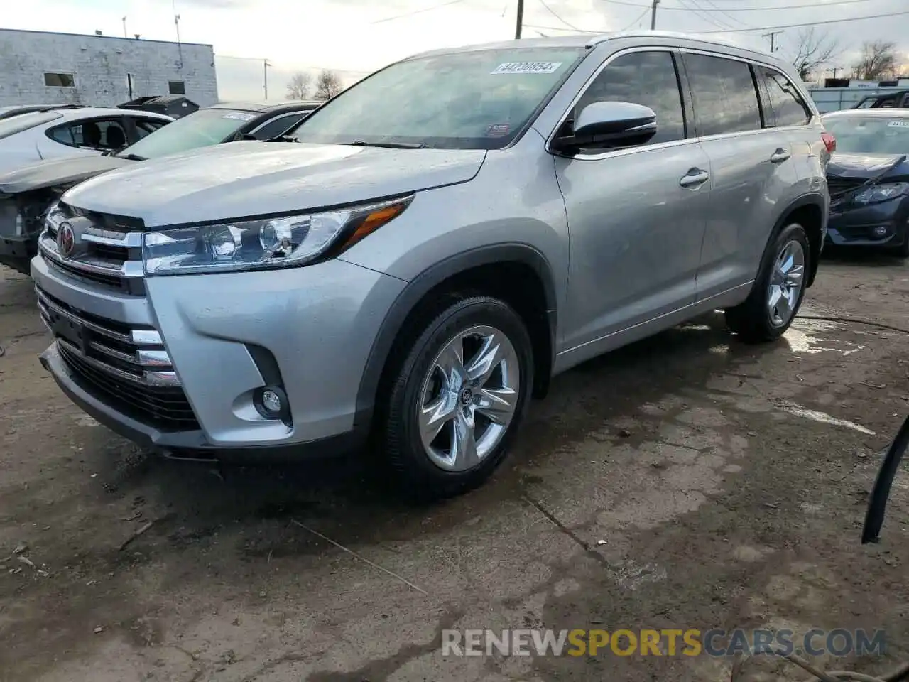 1 Photograph of a damaged car 5TDDZRFH5KS724159 TOYOTA HIGHLANDER 2019