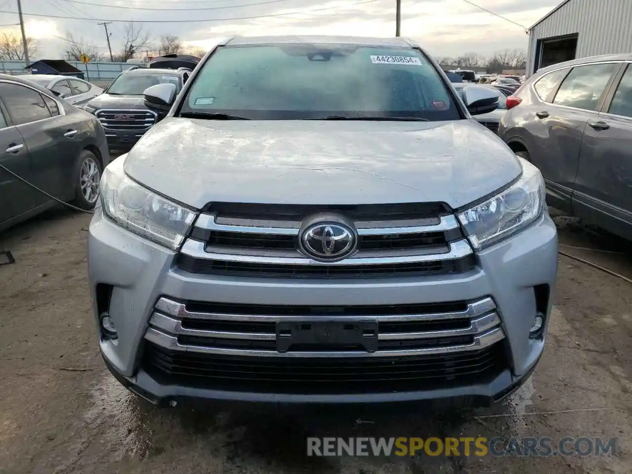 5 Photograph of a damaged car 5TDDZRFH5KS724159 TOYOTA HIGHLANDER 2019