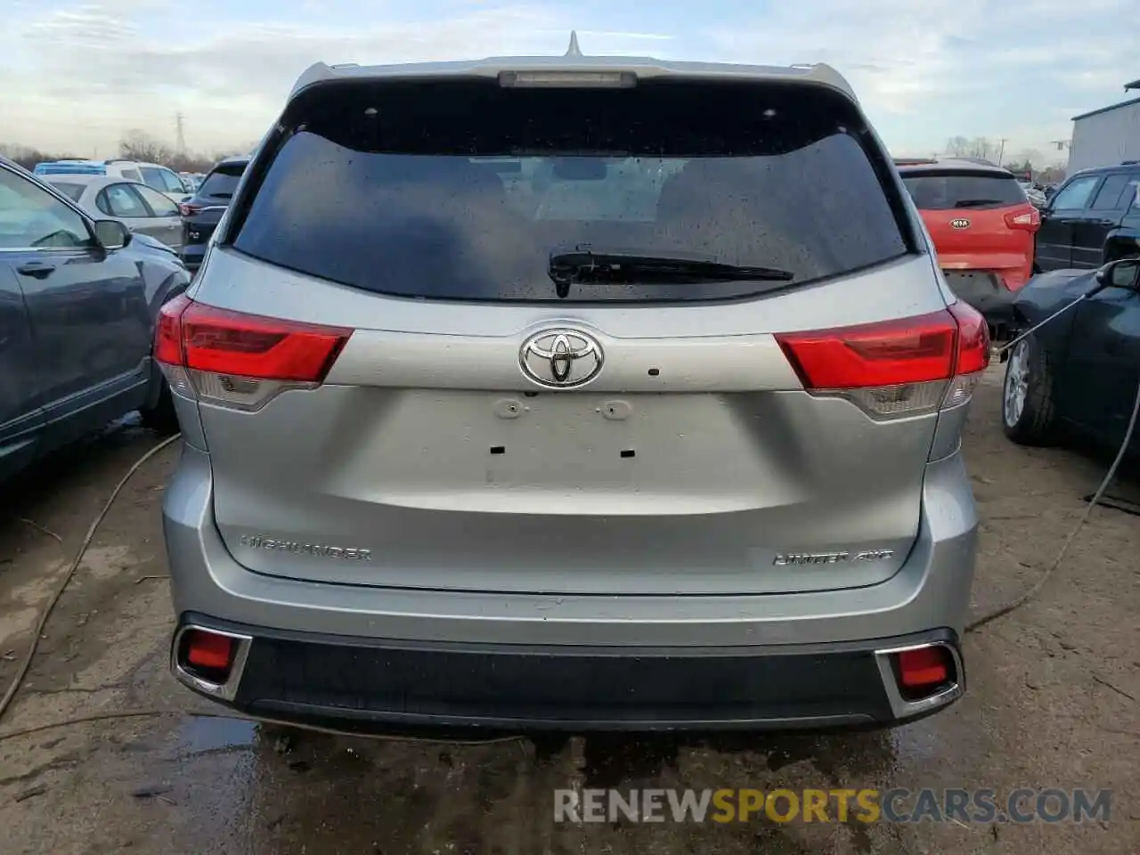 6 Photograph of a damaged car 5TDDZRFH5KS724159 TOYOTA HIGHLANDER 2019