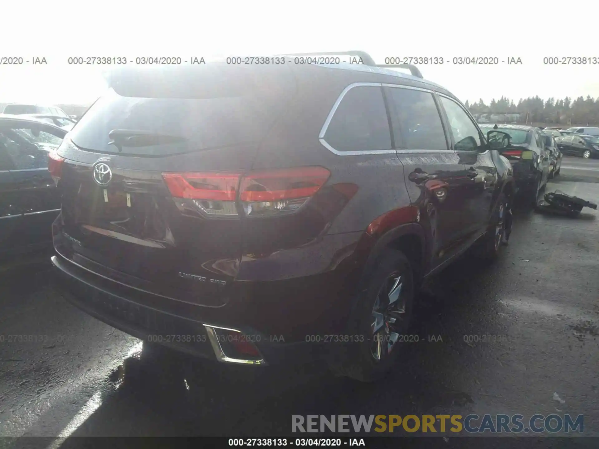 4 Photograph of a damaged car 5TDDZRFH5KS742502 TOYOTA HIGHLANDER 2019