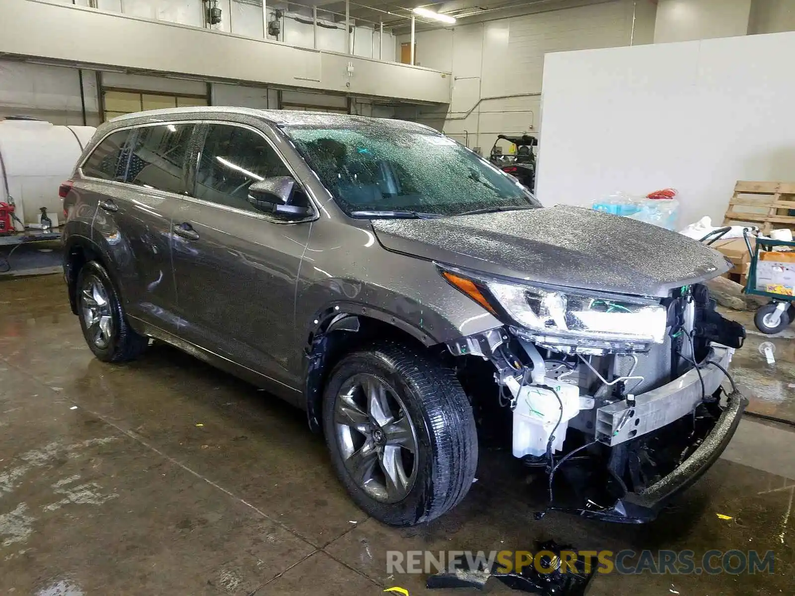 1 Photograph of a damaged car 5TDDZRFH5KS917783 TOYOTA HIGHLANDER 2019