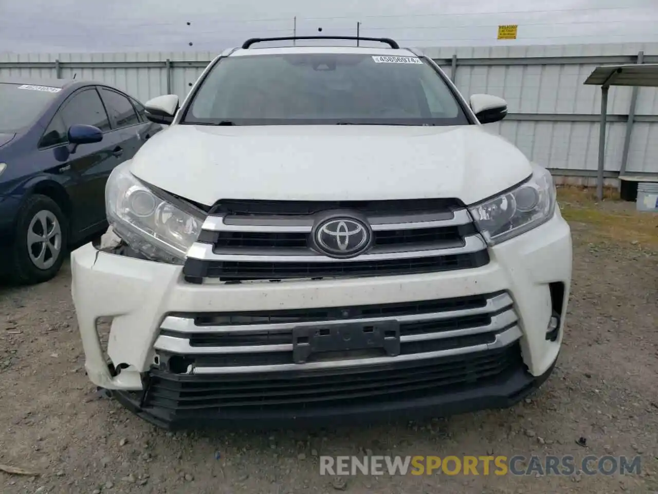 5 Photograph of a damaged car 5TDDZRFH5KS921963 TOYOTA HIGHLANDER 2019