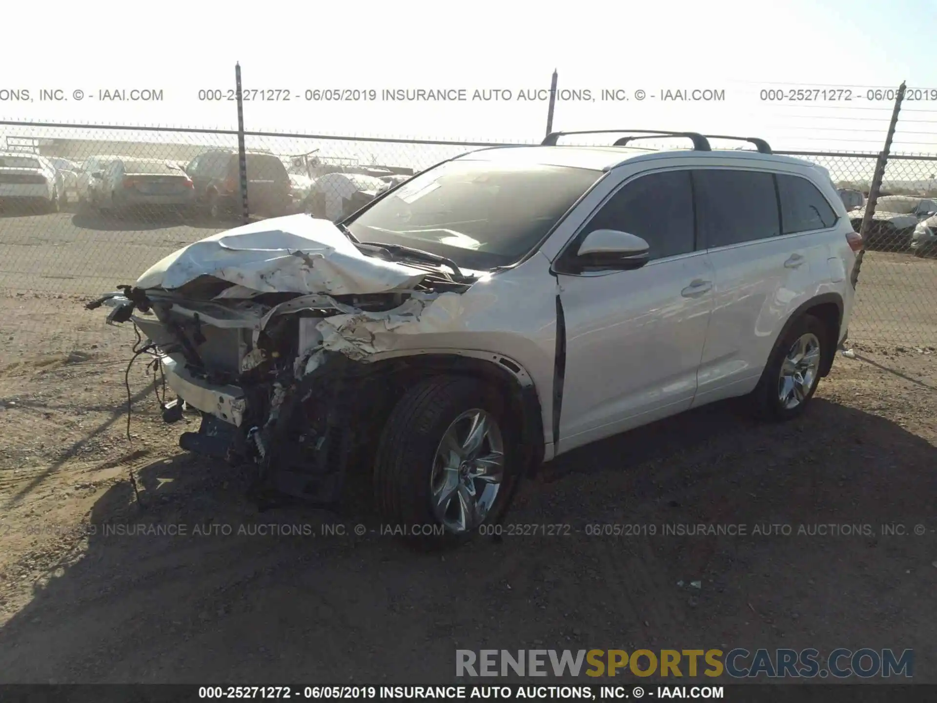 2 Photograph of a damaged car 5TDDZRFH5KS944529 TOYOTA HIGHLANDER 2019