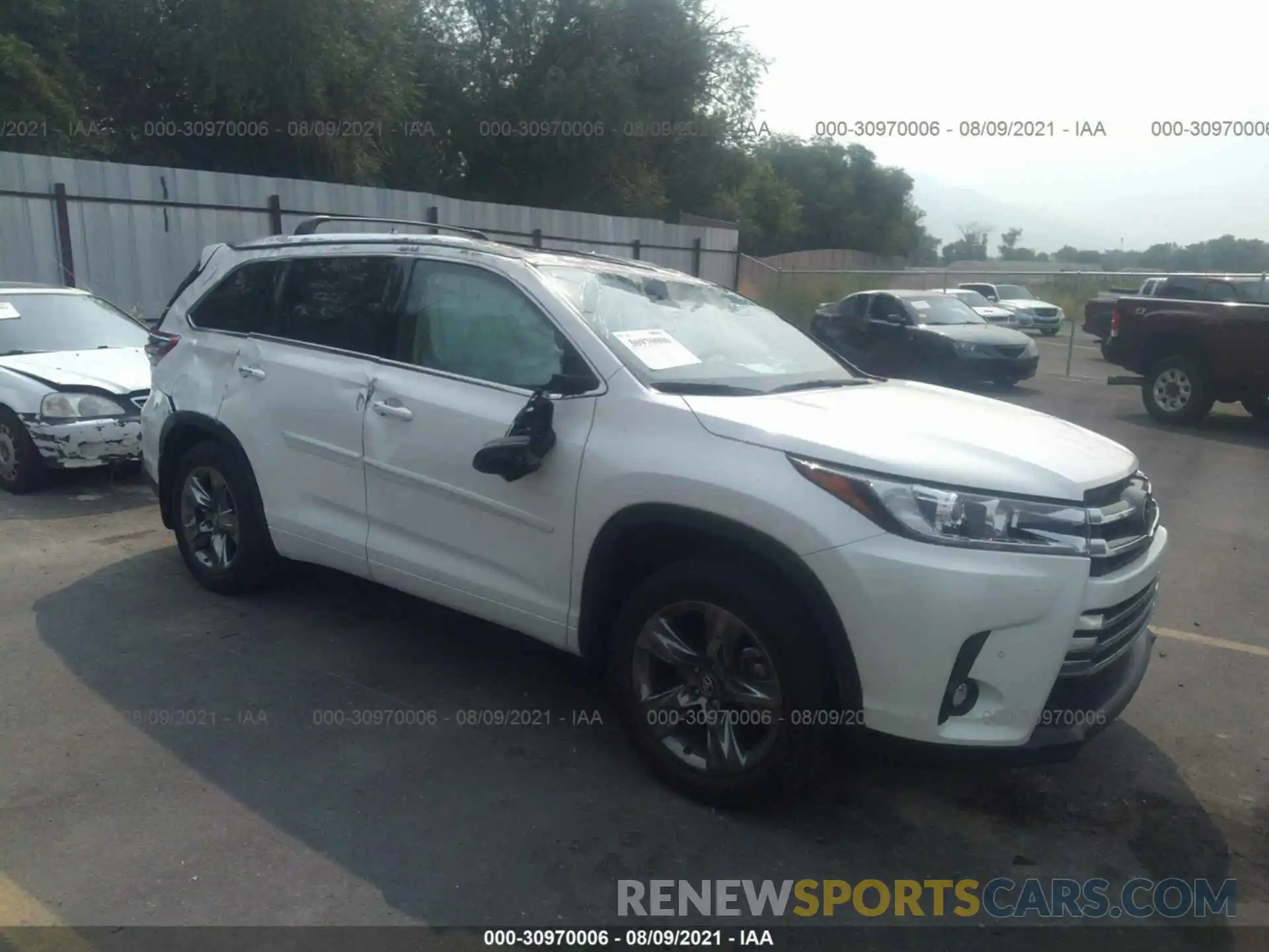 1 Photograph of a damaged car 5TDDZRFH5KS945986 TOYOTA HIGHLANDER 2019