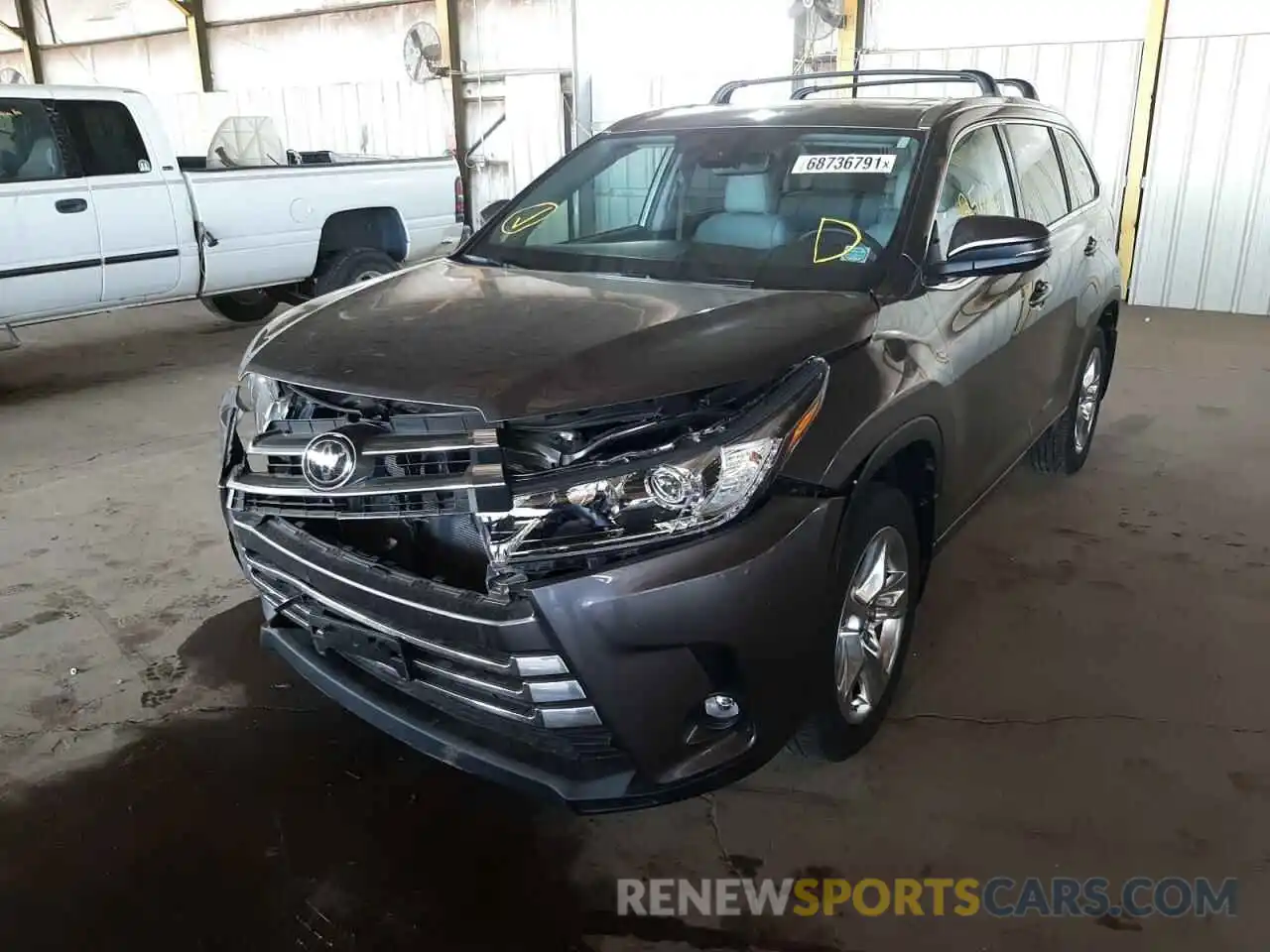 2 Photograph of a damaged car 5TDDZRFH5KS960889 TOYOTA HIGHLANDER 2019