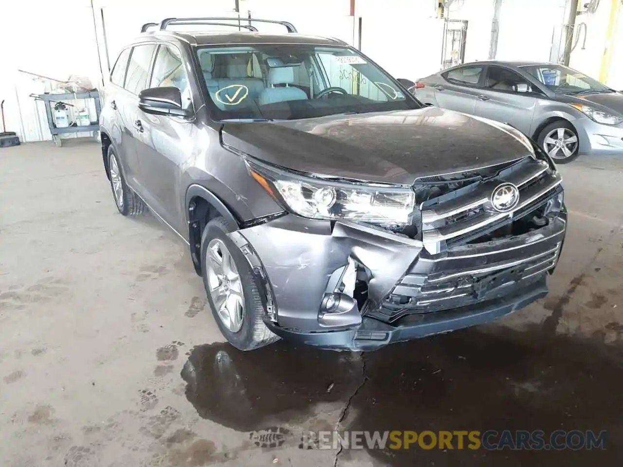 9 Photograph of a damaged car 5TDDZRFH5KS960889 TOYOTA HIGHLANDER 2019