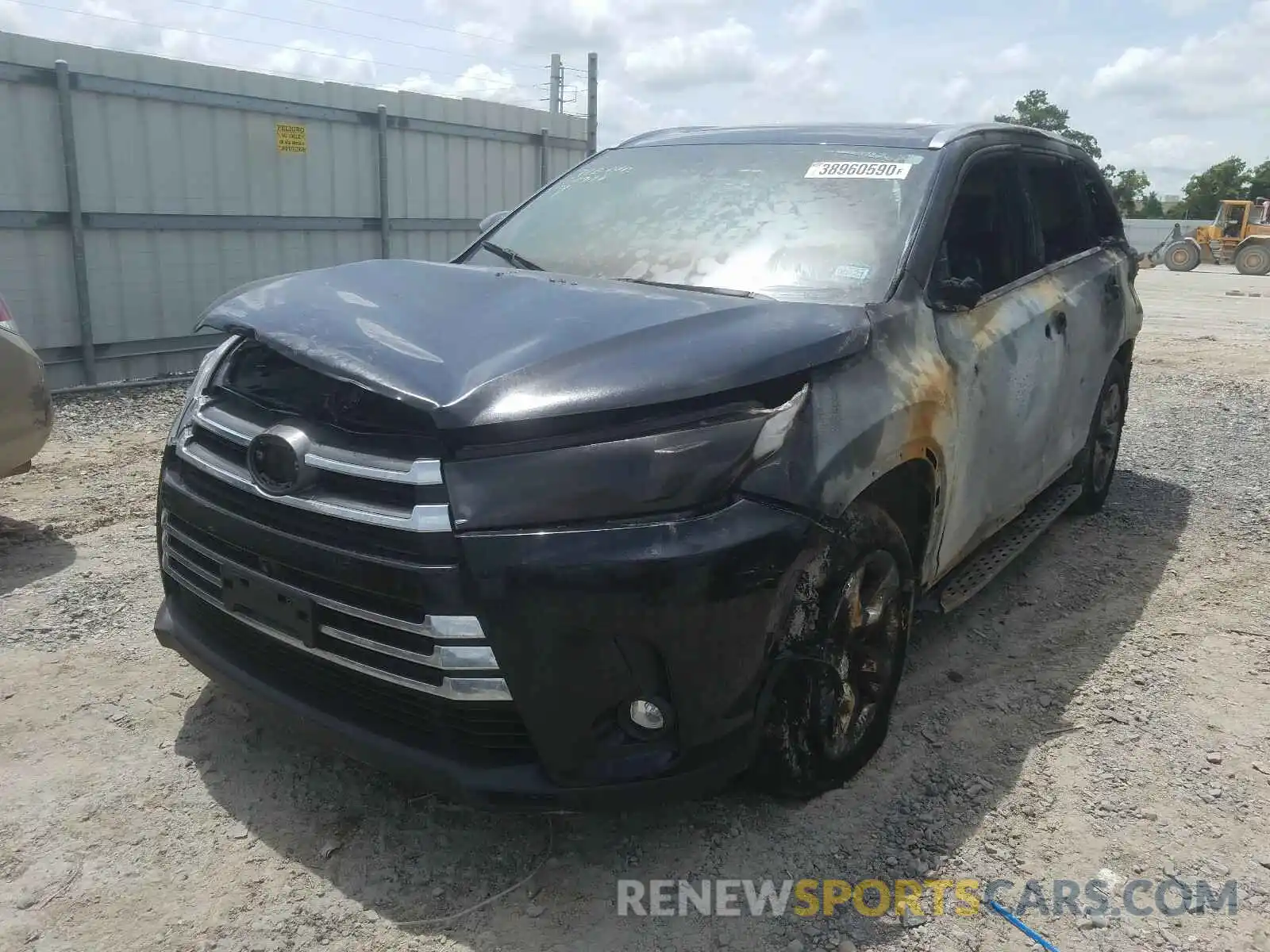 2 Photograph of a damaged car 5TDDZRFH5KS973917 TOYOTA HIGHLANDER 2019