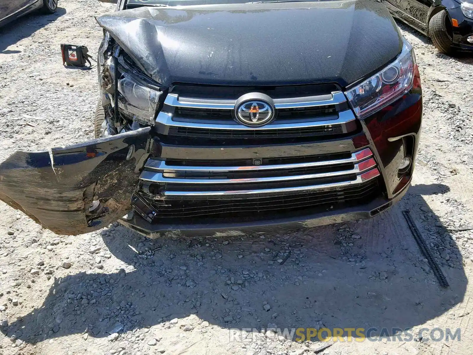 7 Photograph of a damaged car 5TDDZRFH5KS978177 TOYOTA HIGHLANDER 2019