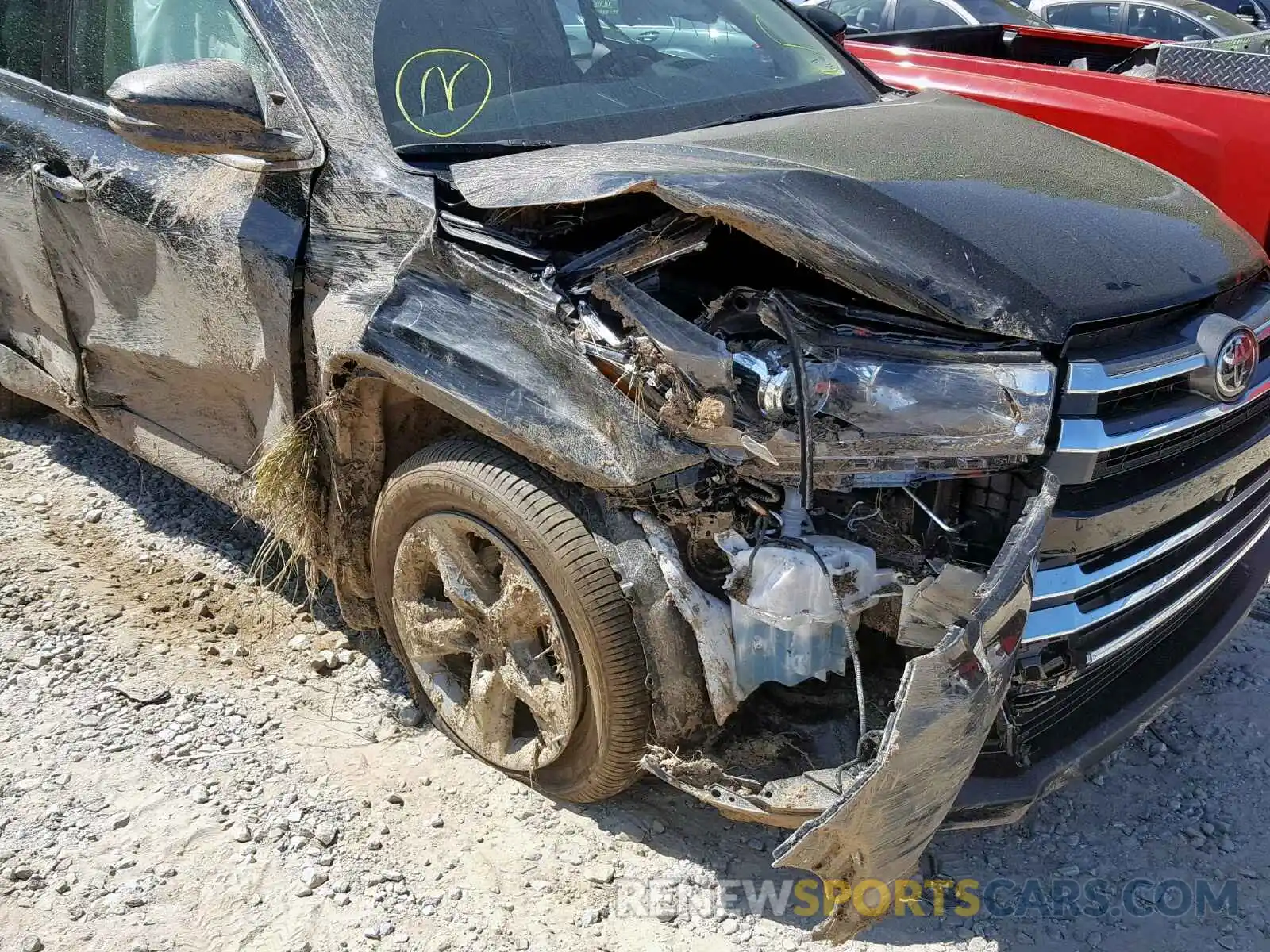 9 Photograph of a damaged car 5TDDZRFH5KS978177 TOYOTA HIGHLANDER 2019