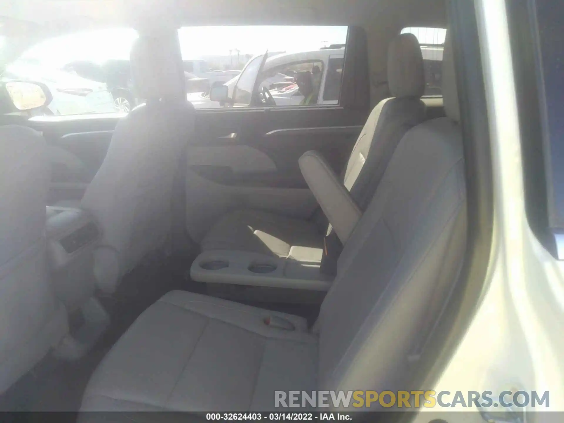 8 Фотография поврежденного автомобиля 5TDDZRFH5KS979197 TOYOTA HIGHLANDER 2019