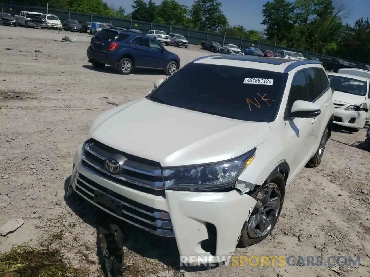 2 Photograph of a damaged car 5TDDZRFH5KS981337 TOYOTA HIGHLANDER 2019