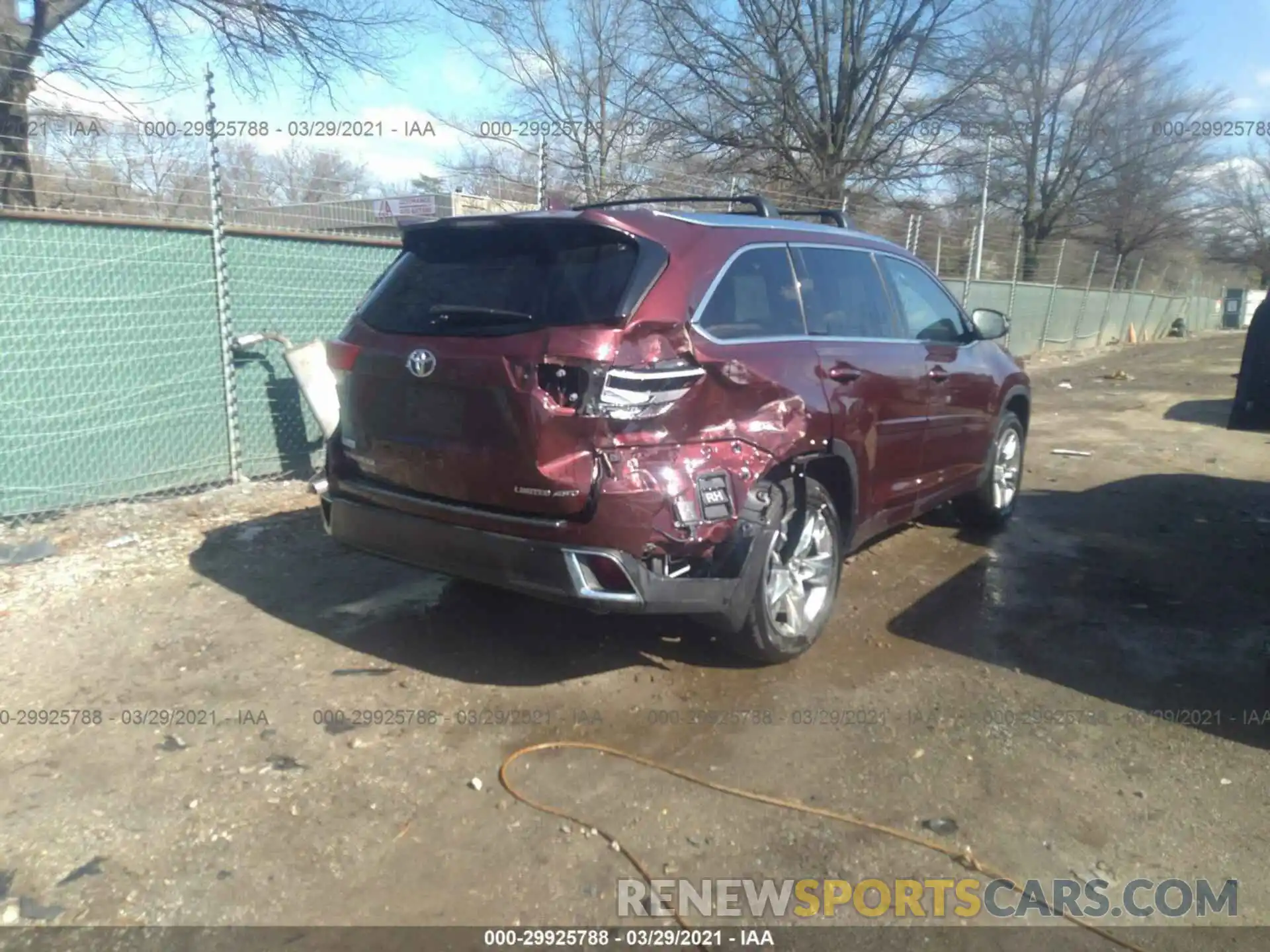 4 Photograph of a damaged car 5TDDZRFH6KS705054 TOYOTA HIGHLANDER 2019
