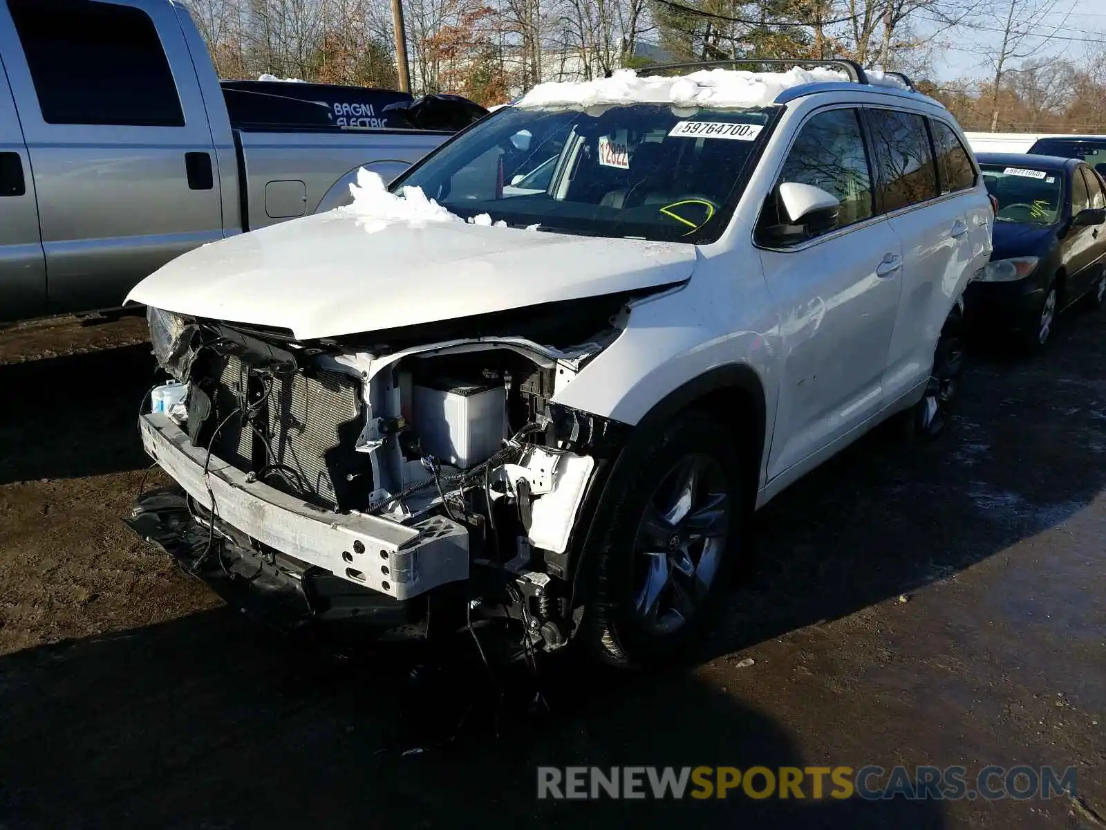 2 Photograph of a damaged car 5TDDZRFH6KS712408 TOYOTA HIGHLANDER 2019