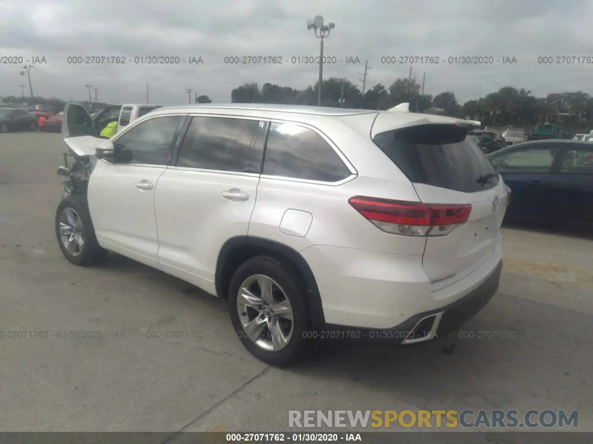 3 Photograph of a damaged car 5TDDZRFH6KS712487 TOYOTA HIGHLANDER 2019