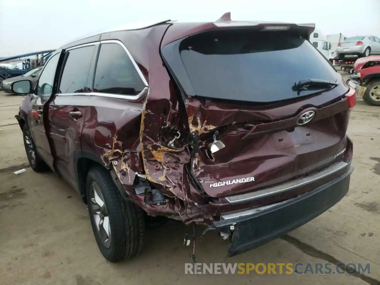 3 Photograph of a damaged car 5TDDZRFH6KS717463 TOYOTA HIGHLANDER 2019