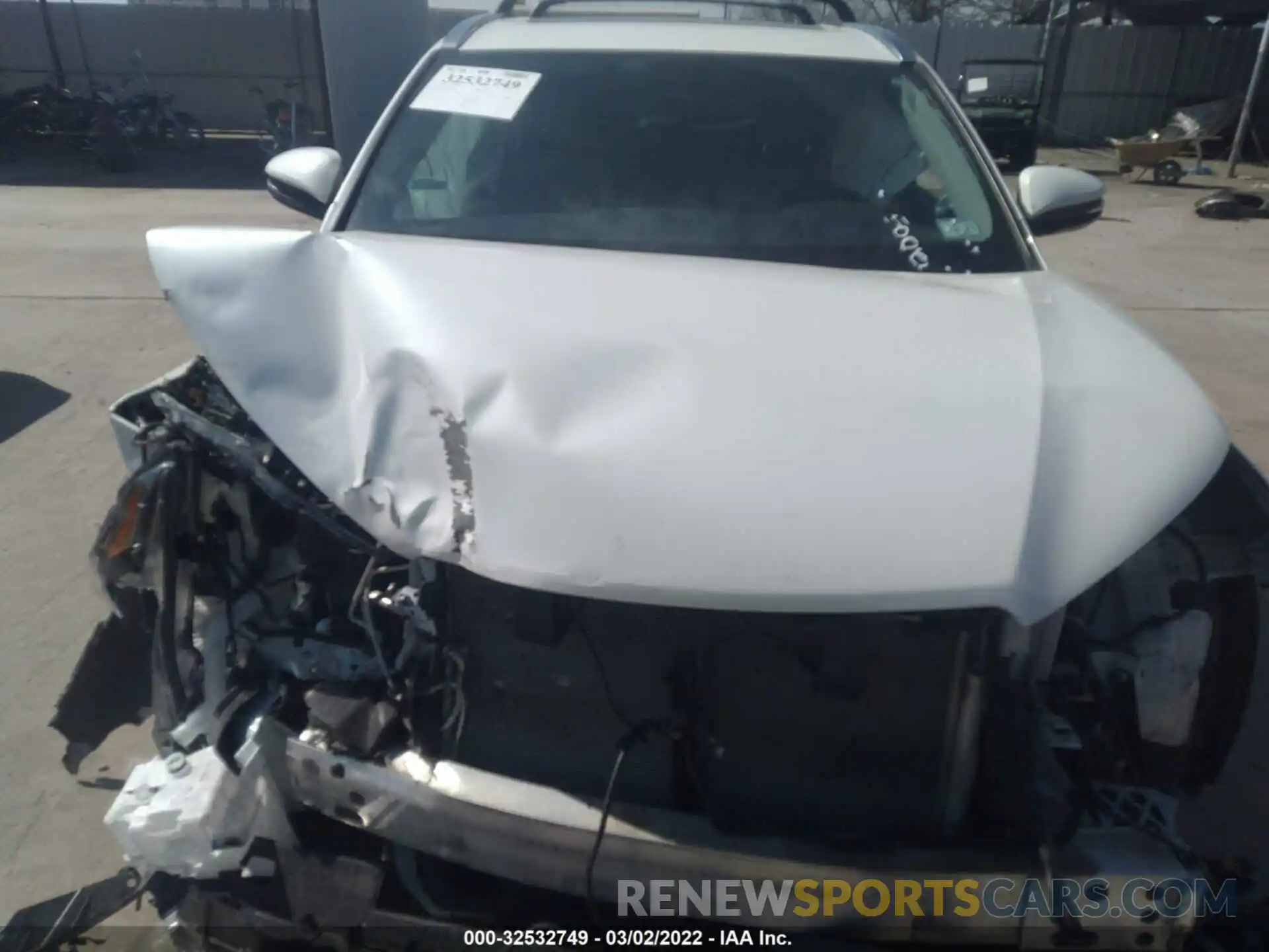 10 Photograph of a damaged car 5TDDZRFH6KS744405 TOYOTA HIGHLANDER 2019