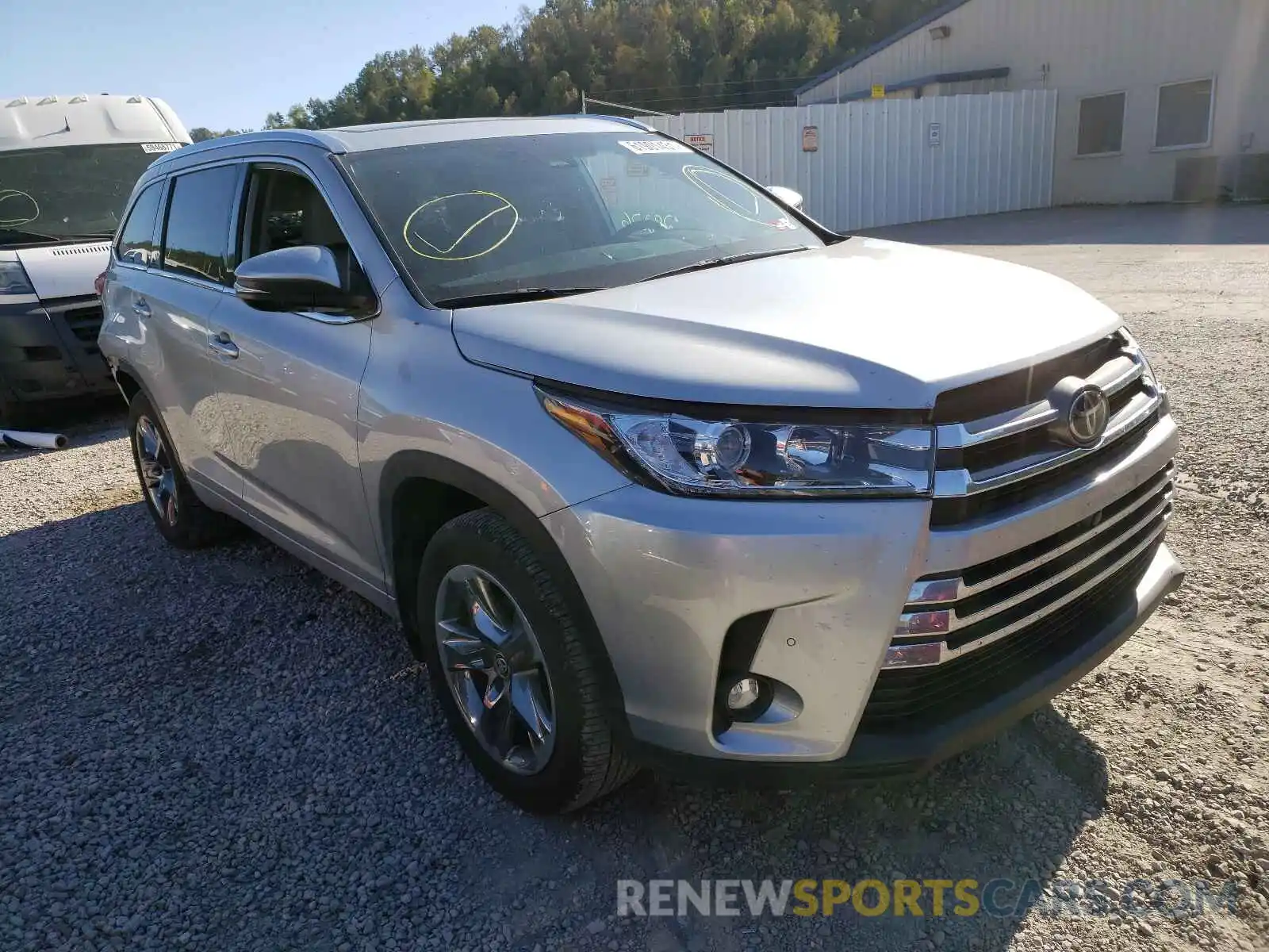 1 Photograph of a damaged car 5TDDZRFH6KS745165 TOYOTA HIGHLANDER 2019