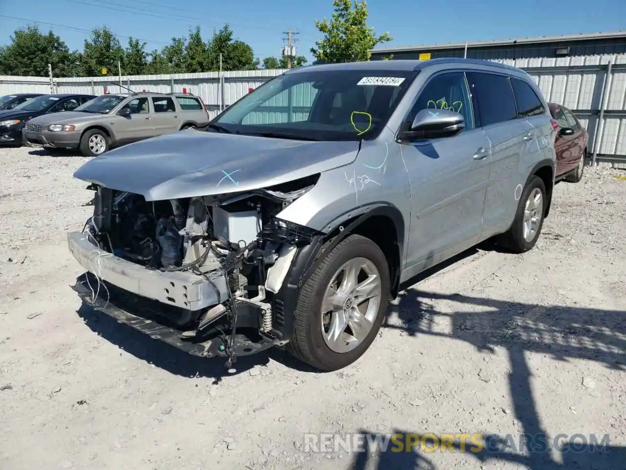 2 Photograph of a damaged car 5TDDZRFH6KS747529 TOYOTA HIGHLANDER 2019