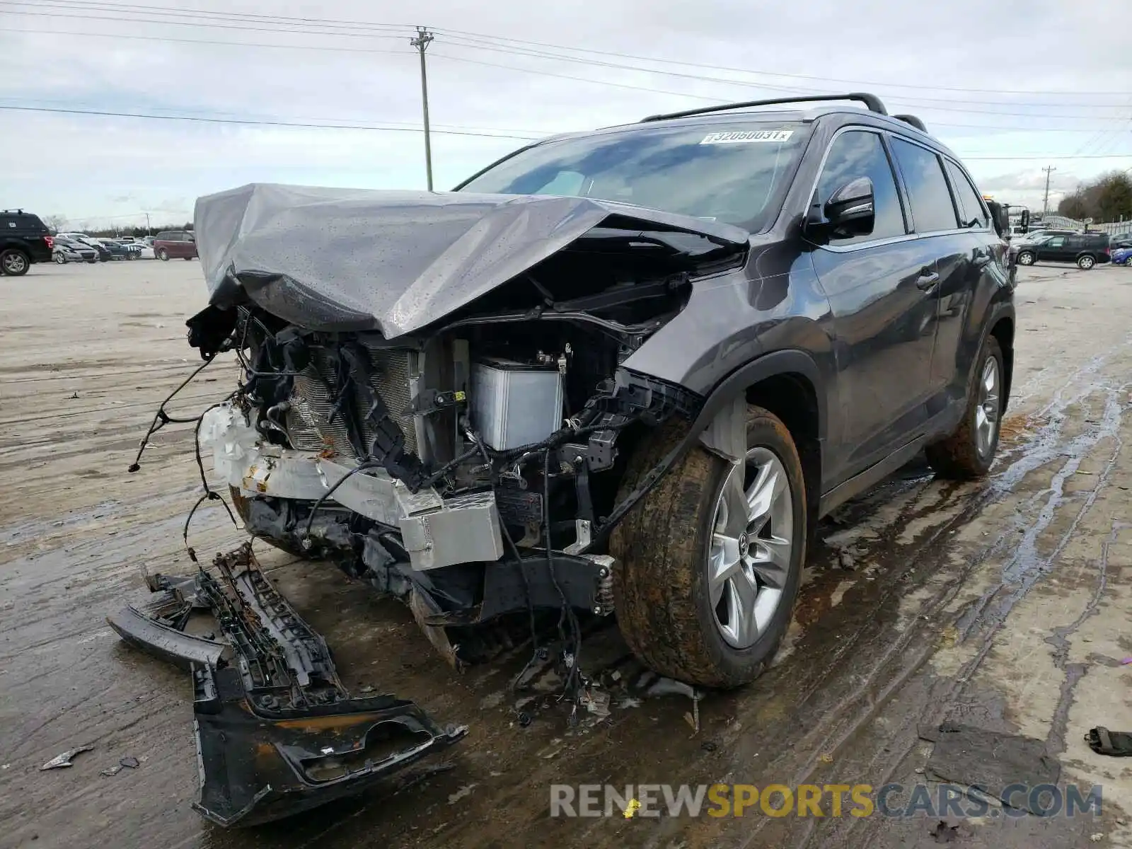 2 Photograph of a damaged car 5TDDZRFH6KS921647 TOYOTA HIGHLANDER 2019