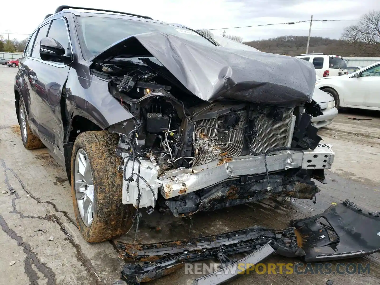 9 Photograph of a damaged car 5TDDZRFH6KS921647 TOYOTA HIGHLANDER 2019