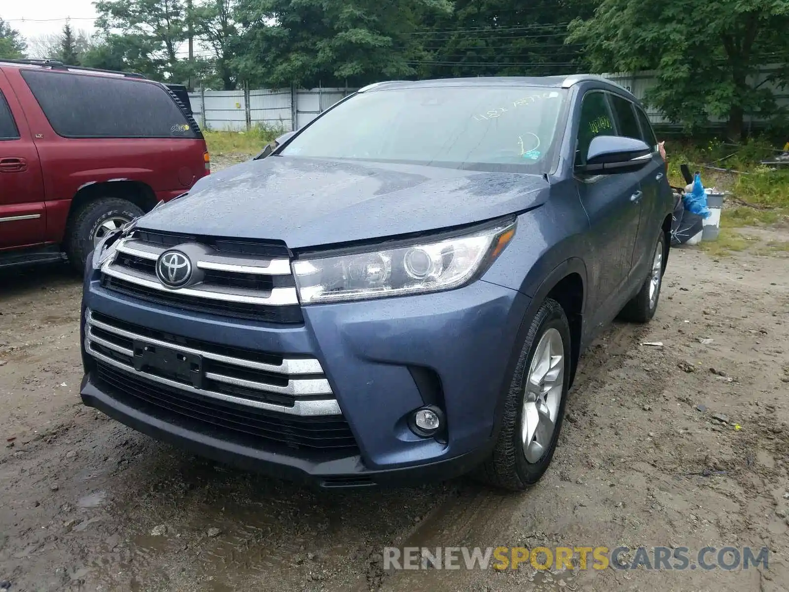 2 Photograph of a damaged car 5TDDZRFH6KS927108 TOYOTA HIGHLANDER 2019