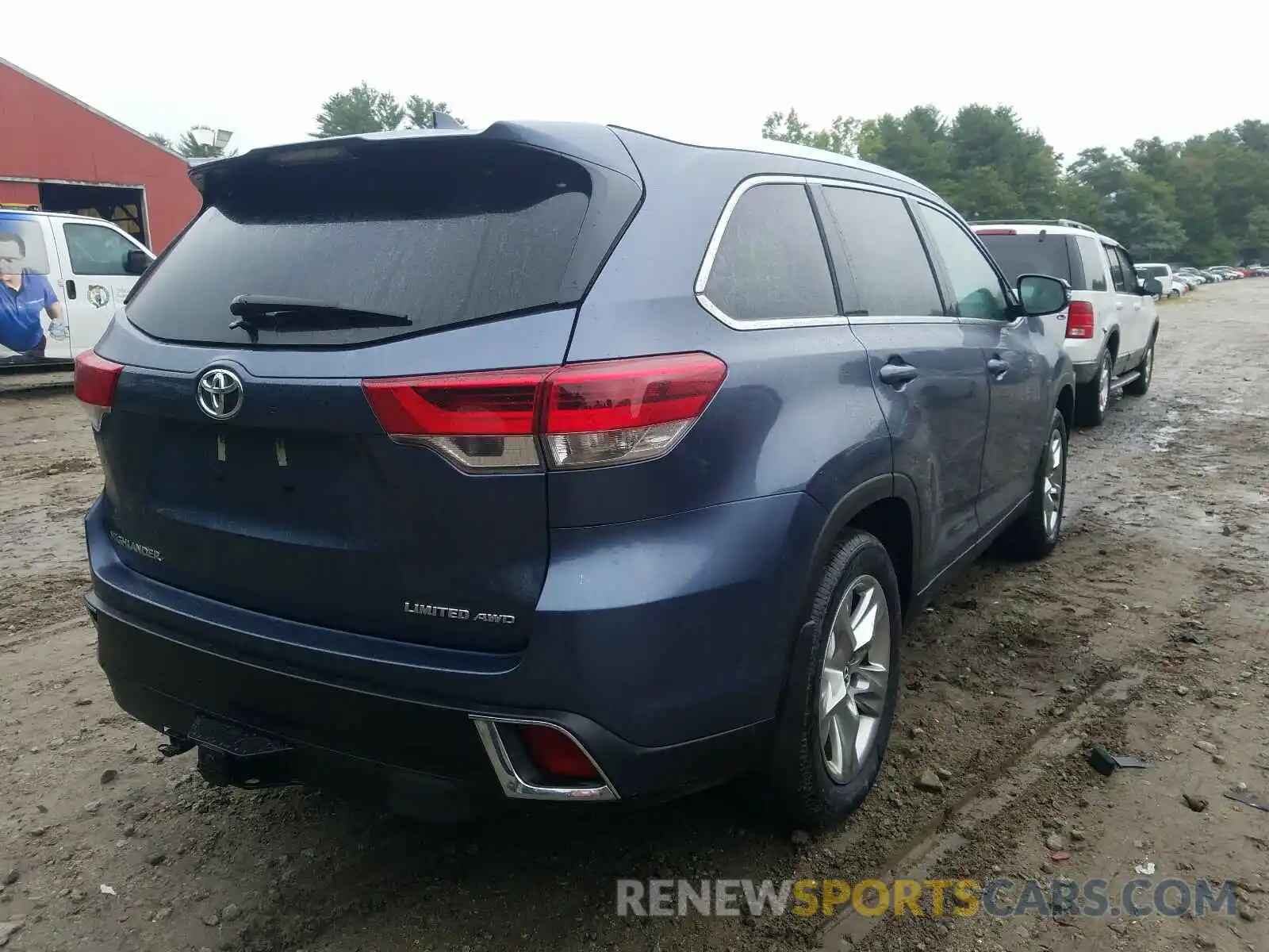 4 Photograph of a damaged car 5TDDZRFH6KS927108 TOYOTA HIGHLANDER 2019