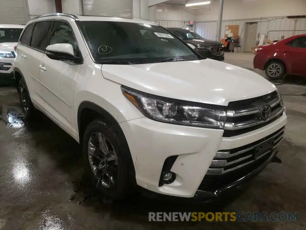 1 Photograph of a damaged car 5TDDZRFH6KS929277 TOYOTA HIGHLANDER 2019