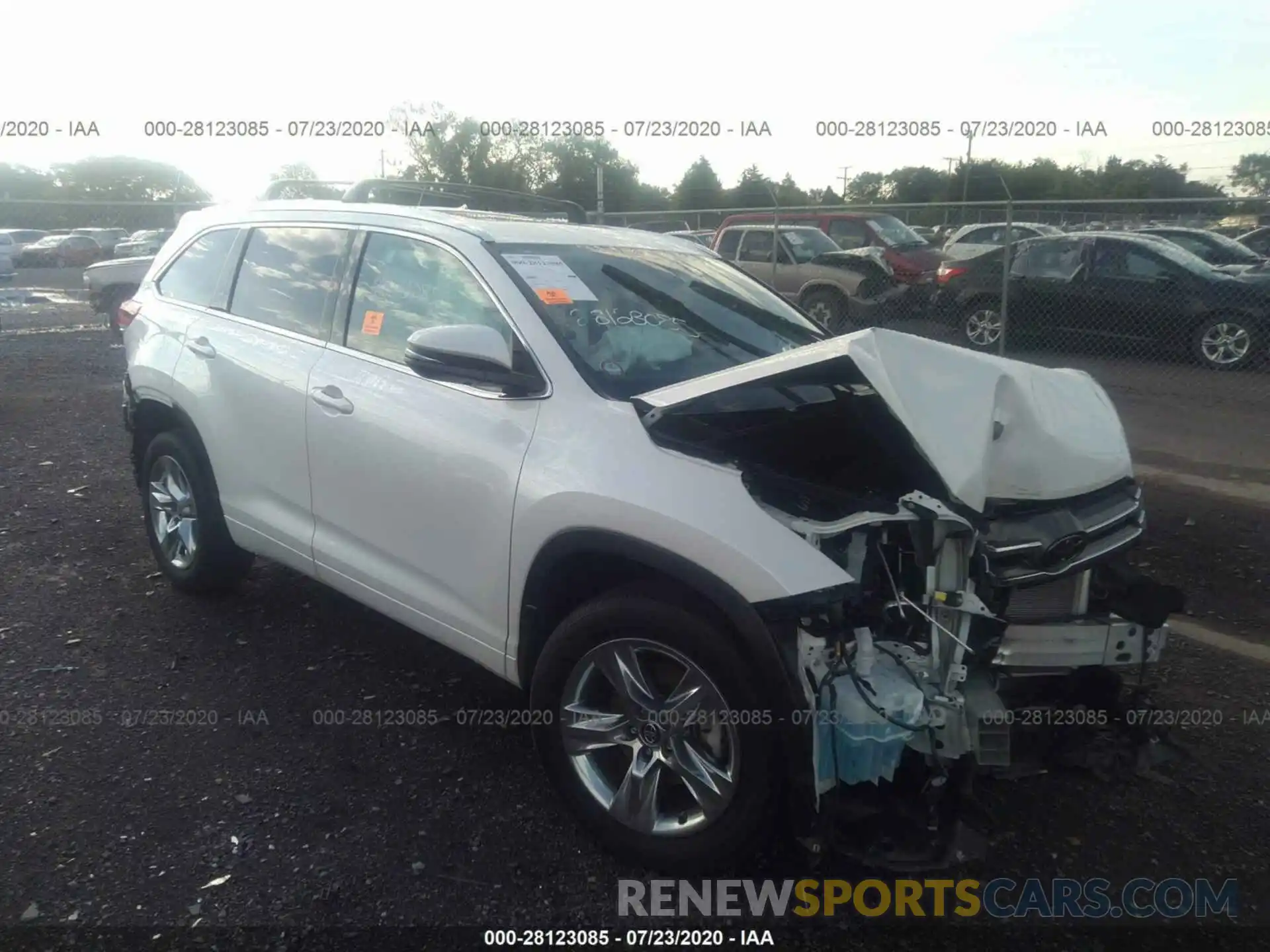 1 Photograph of a damaged car 5TDDZRFH6KS932499 TOYOTA HIGHLANDER 2019