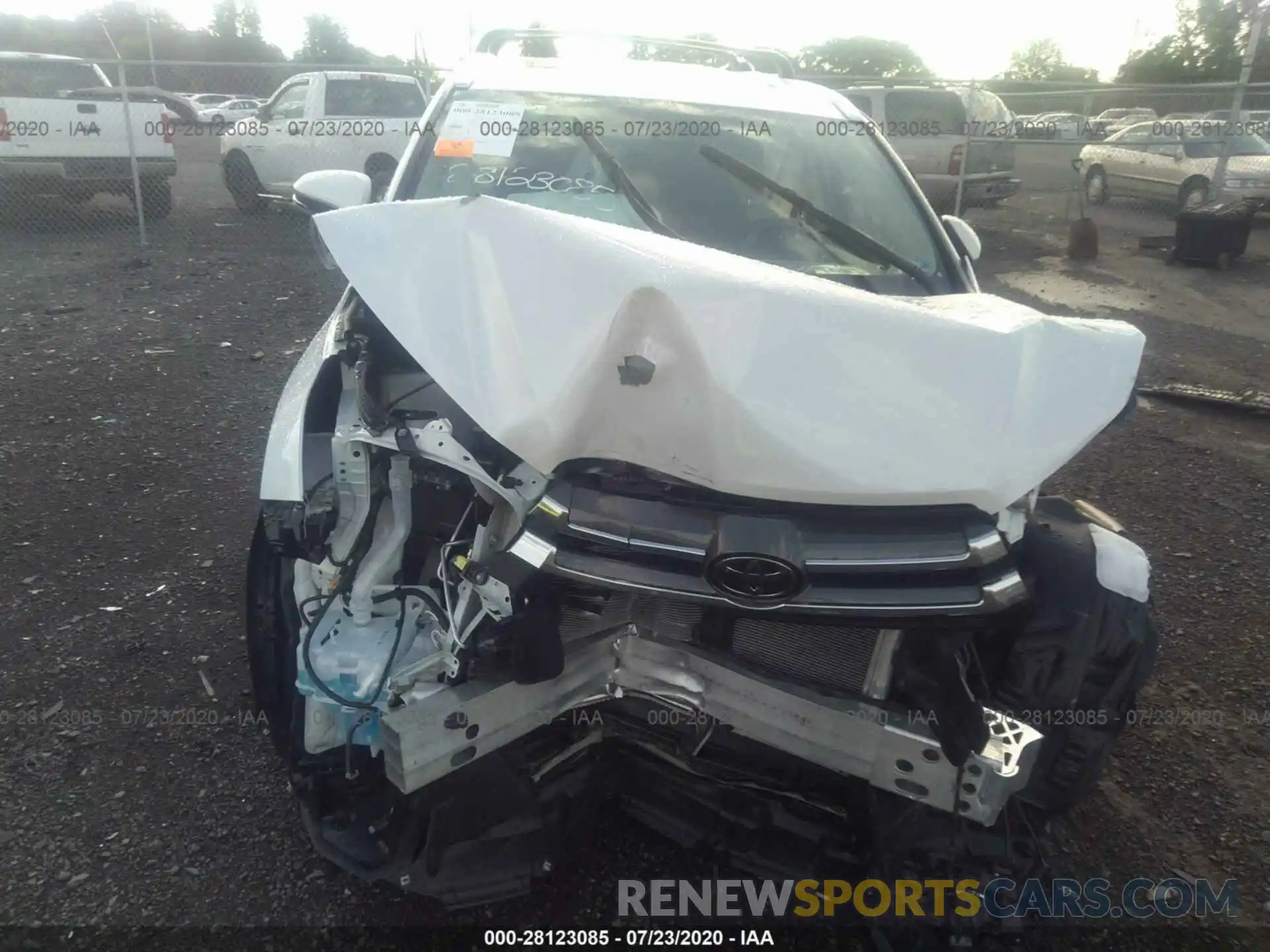 6 Photograph of a damaged car 5TDDZRFH6KS932499 TOYOTA HIGHLANDER 2019