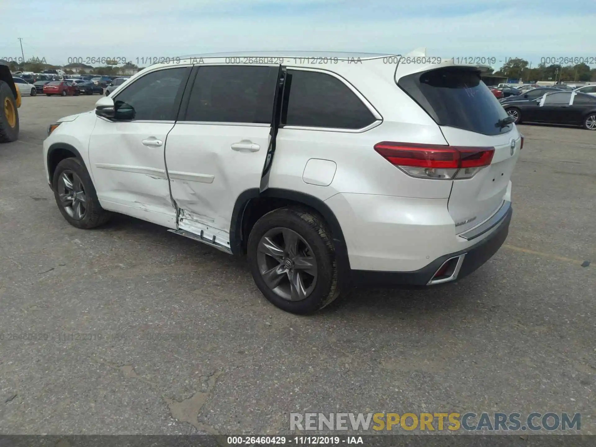 3 Photograph of a damaged car 5TDDZRFH6KS950727 TOYOTA HIGHLANDER 2019