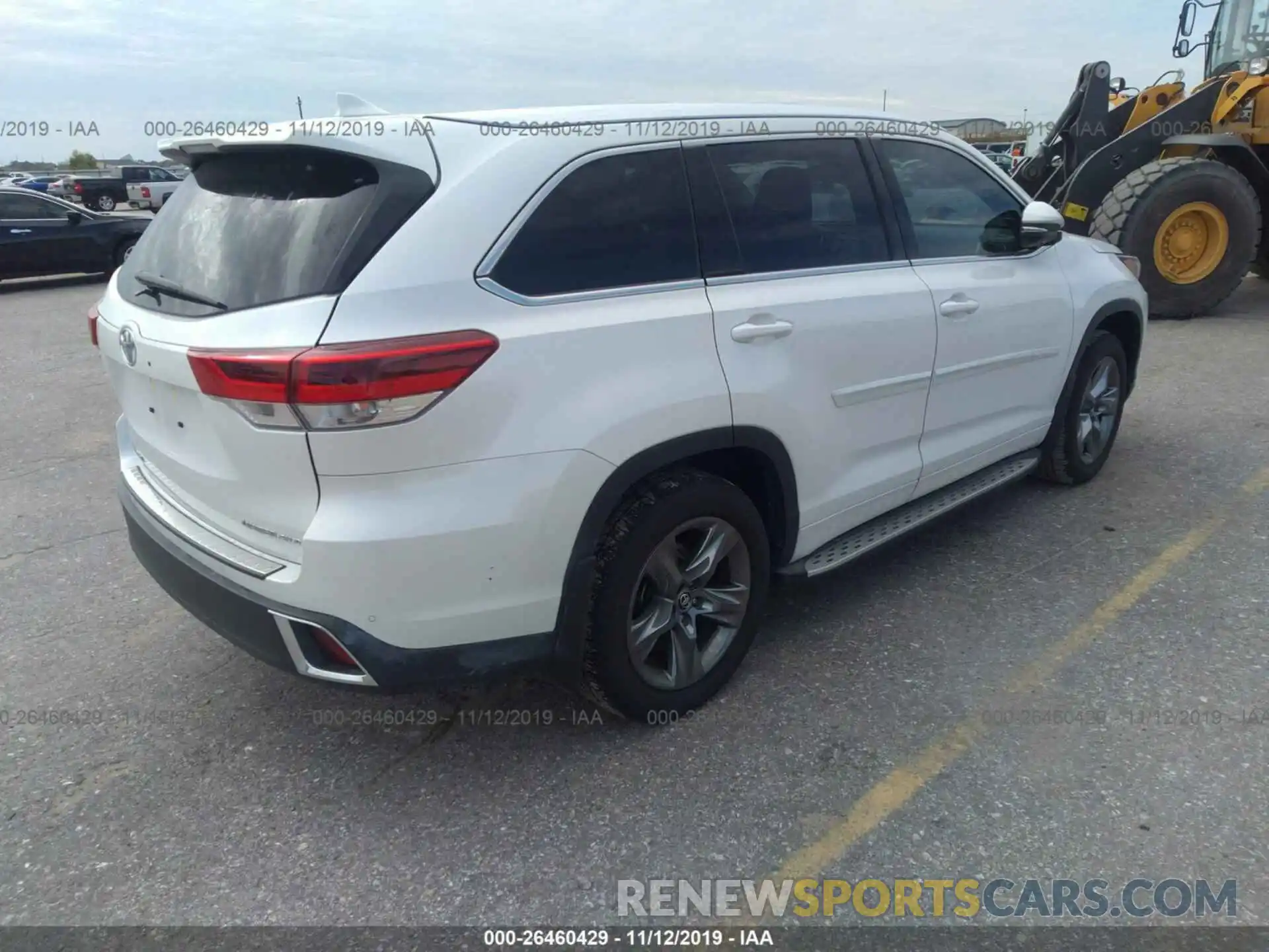 4 Photograph of a damaged car 5TDDZRFH6KS950727 TOYOTA HIGHLANDER 2019