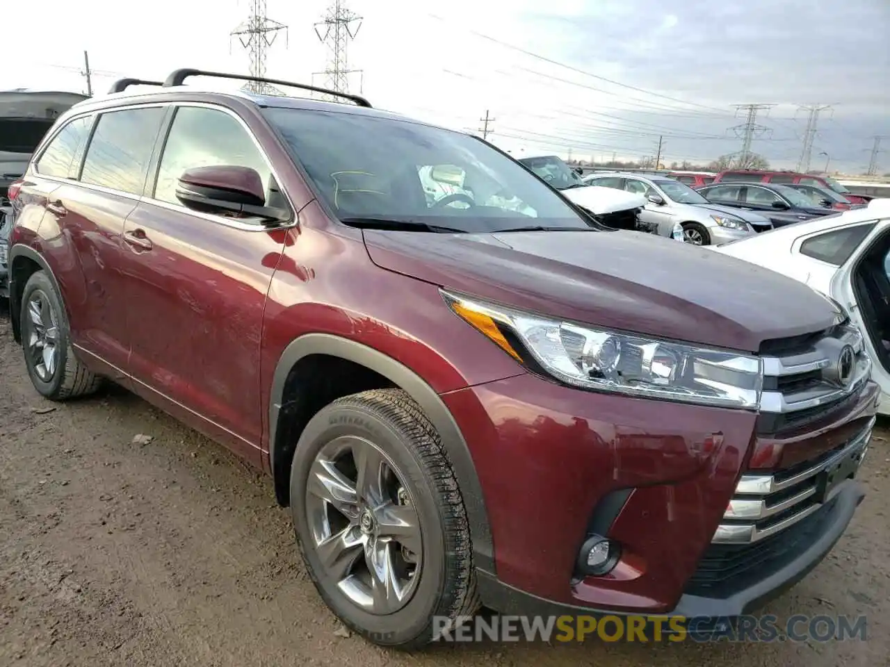 1 Photograph of a damaged car 5TDDZRFH6KS951540 TOYOTA HIGHLANDER 2019