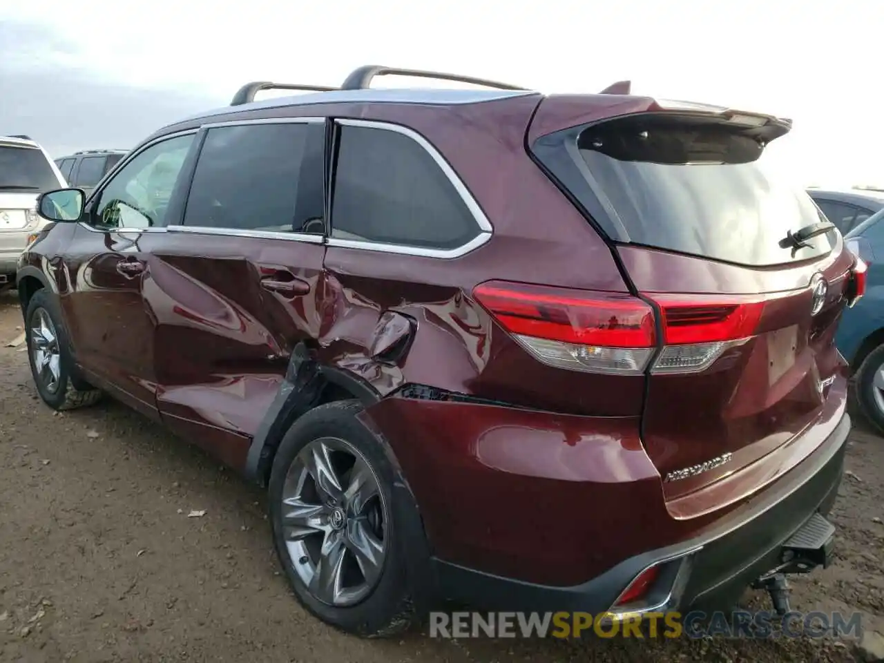 3 Photograph of a damaged car 5TDDZRFH6KS951540 TOYOTA HIGHLANDER 2019