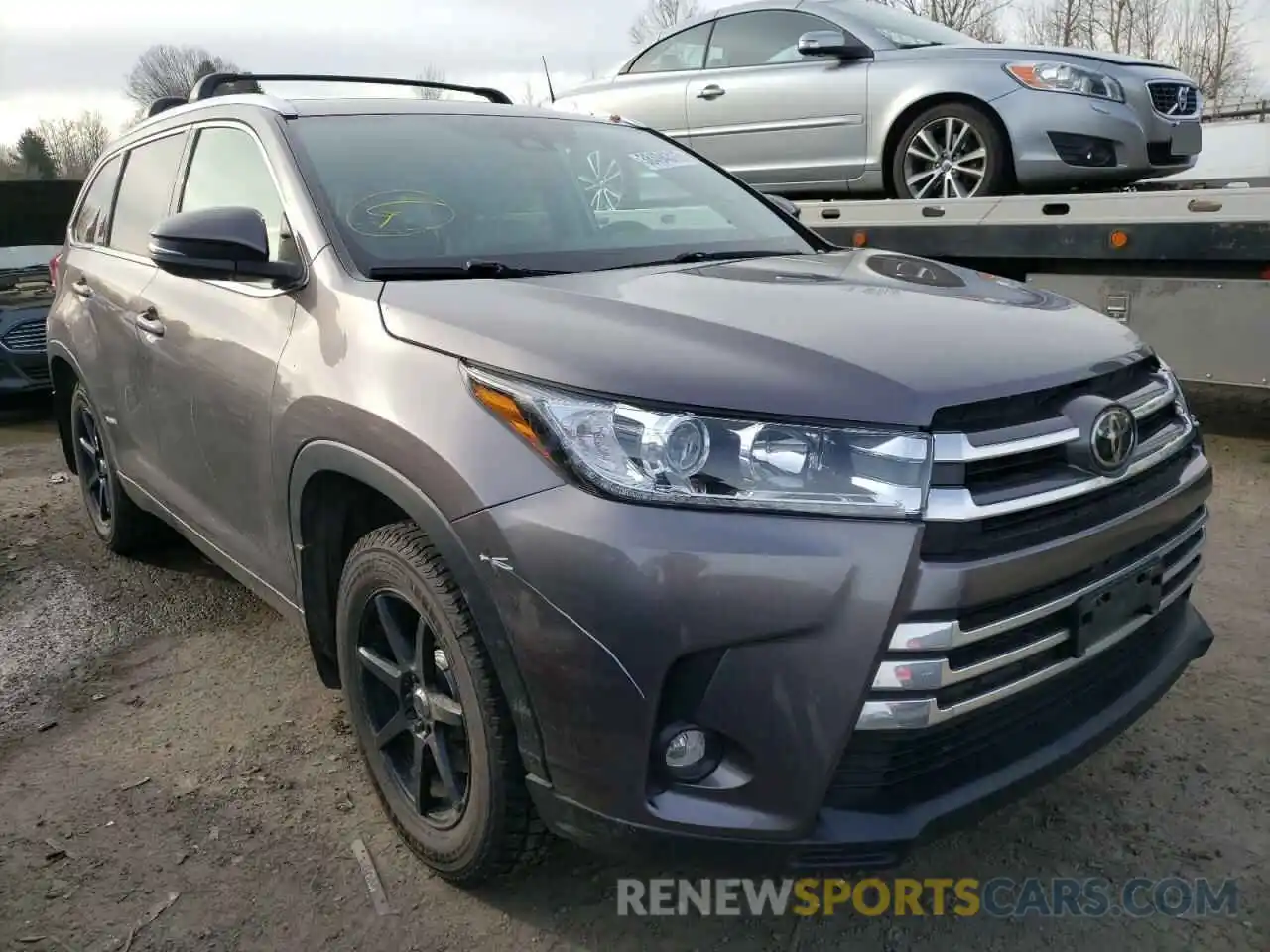 1 Photograph of a damaged car 5TDDZRFH6KS951764 TOYOTA HIGHLANDER 2019