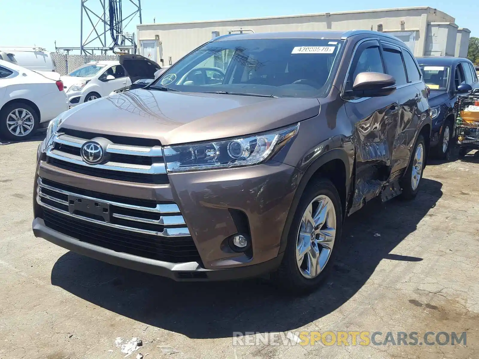 2 Photograph of a damaged car 5TDDZRFH6KS956169 TOYOTA HIGHLANDER 2019