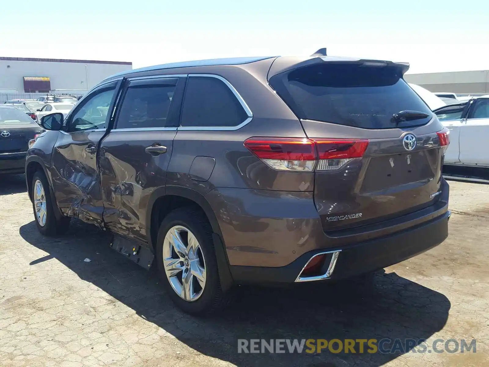 3 Photograph of a damaged car 5TDDZRFH6KS956169 TOYOTA HIGHLANDER 2019