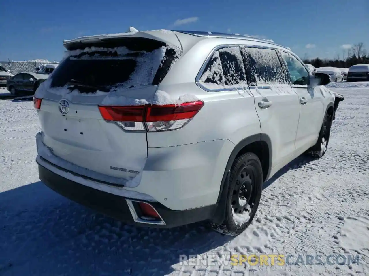 4 Photograph of a damaged car 5TDDZRFH6KS964966 TOYOTA HIGHLANDER 2019