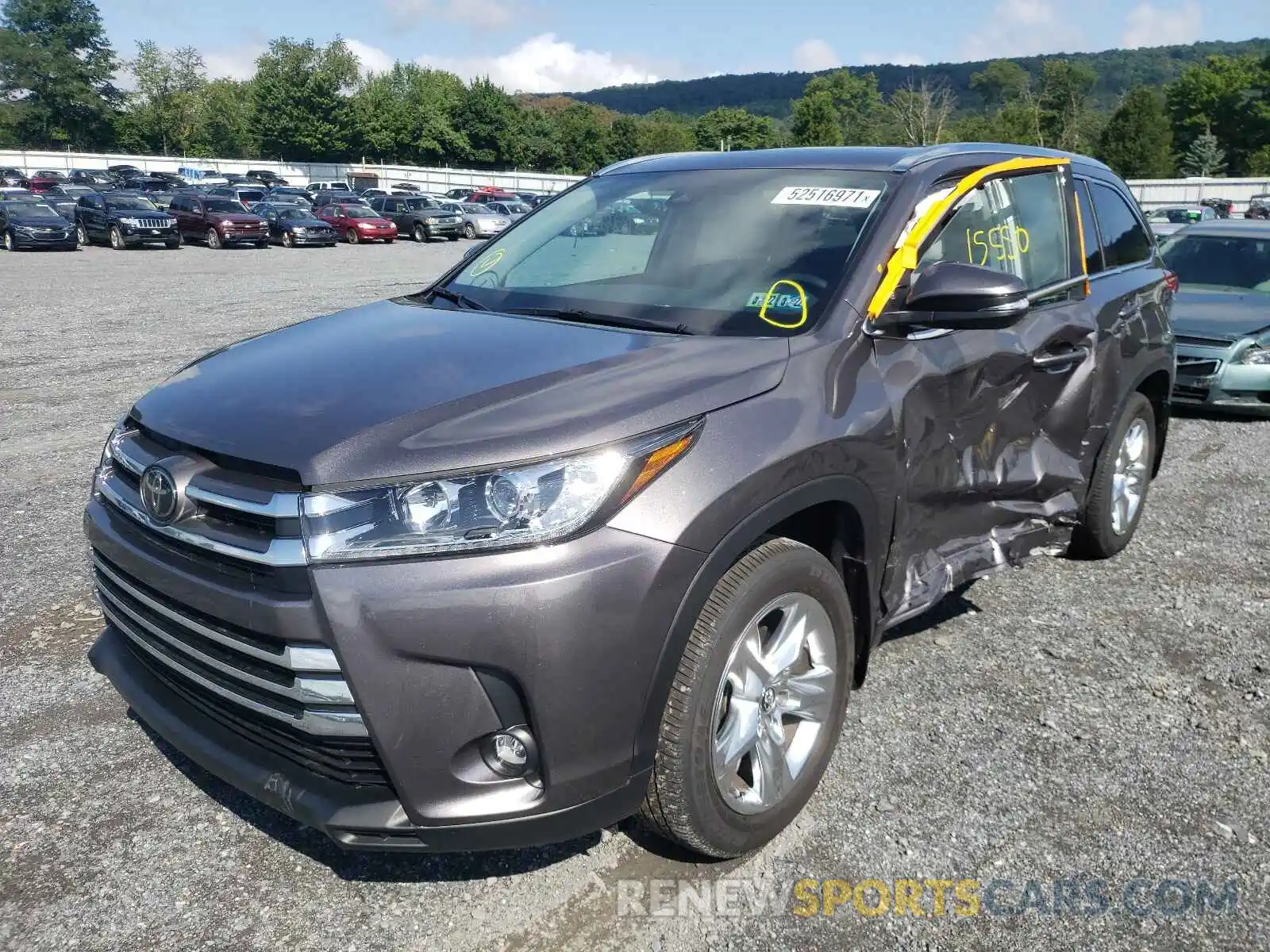 2 Photograph of a damaged car 5TDDZRFH6KS968404 TOYOTA HIGHLANDER 2019