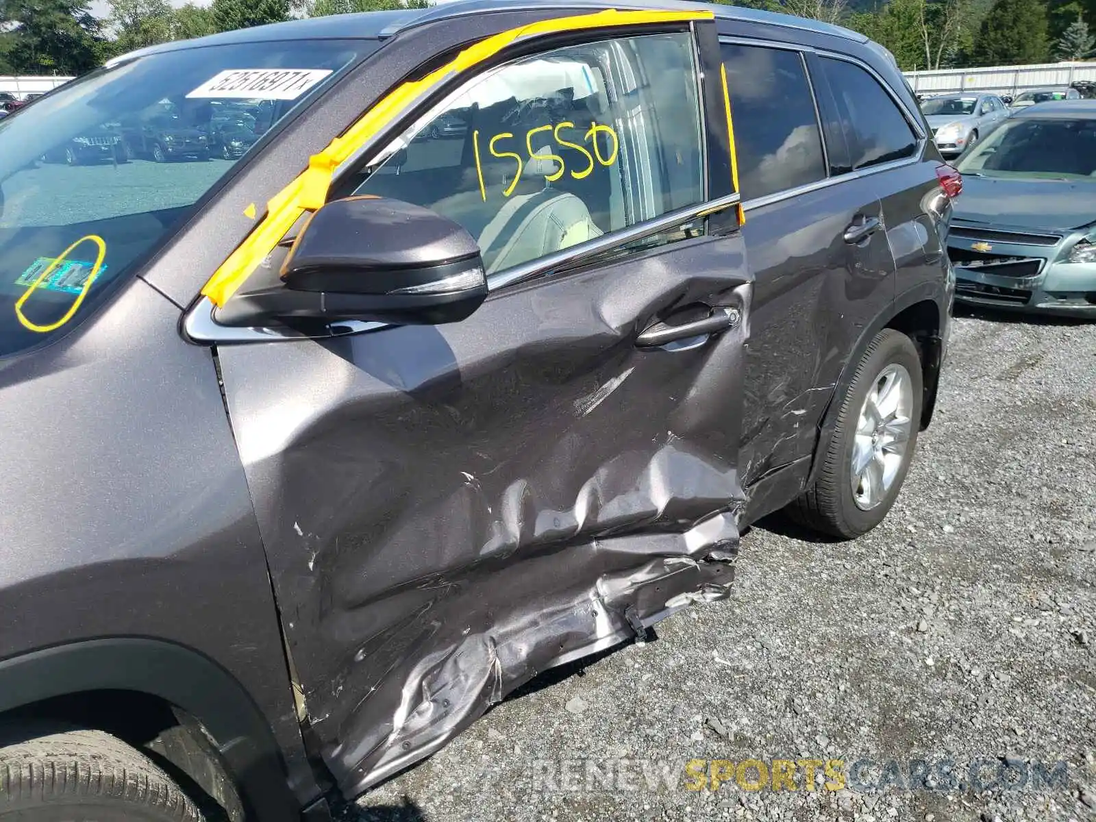 9 Photograph of a damaged car 5TDDZRFH6KS968404 TOYOTA HIGHLANDER 2019