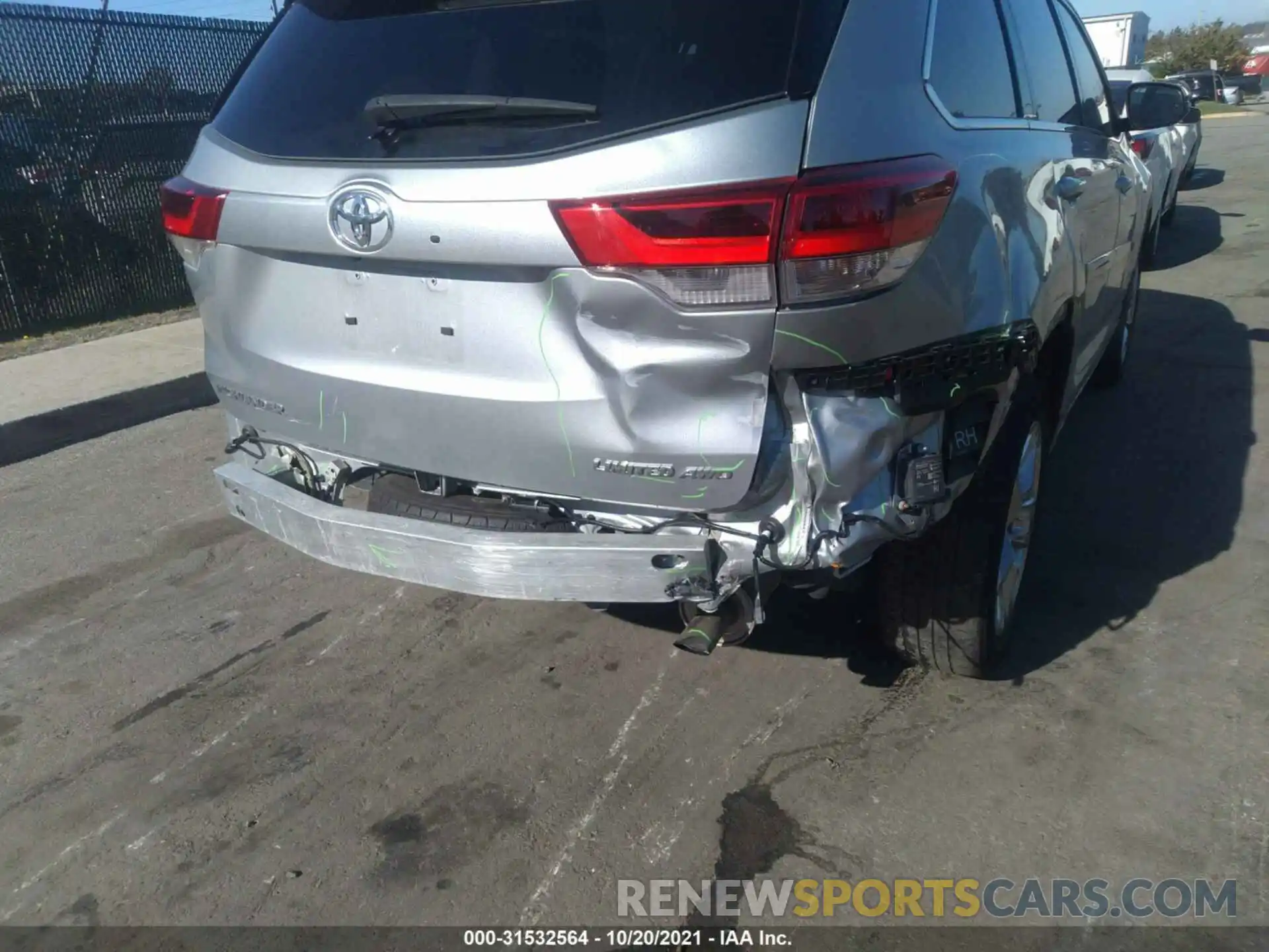 6 Photograph of a damaged car 5TDDZRFH6KS970041 TOYOTA HIGHLANDER 2019