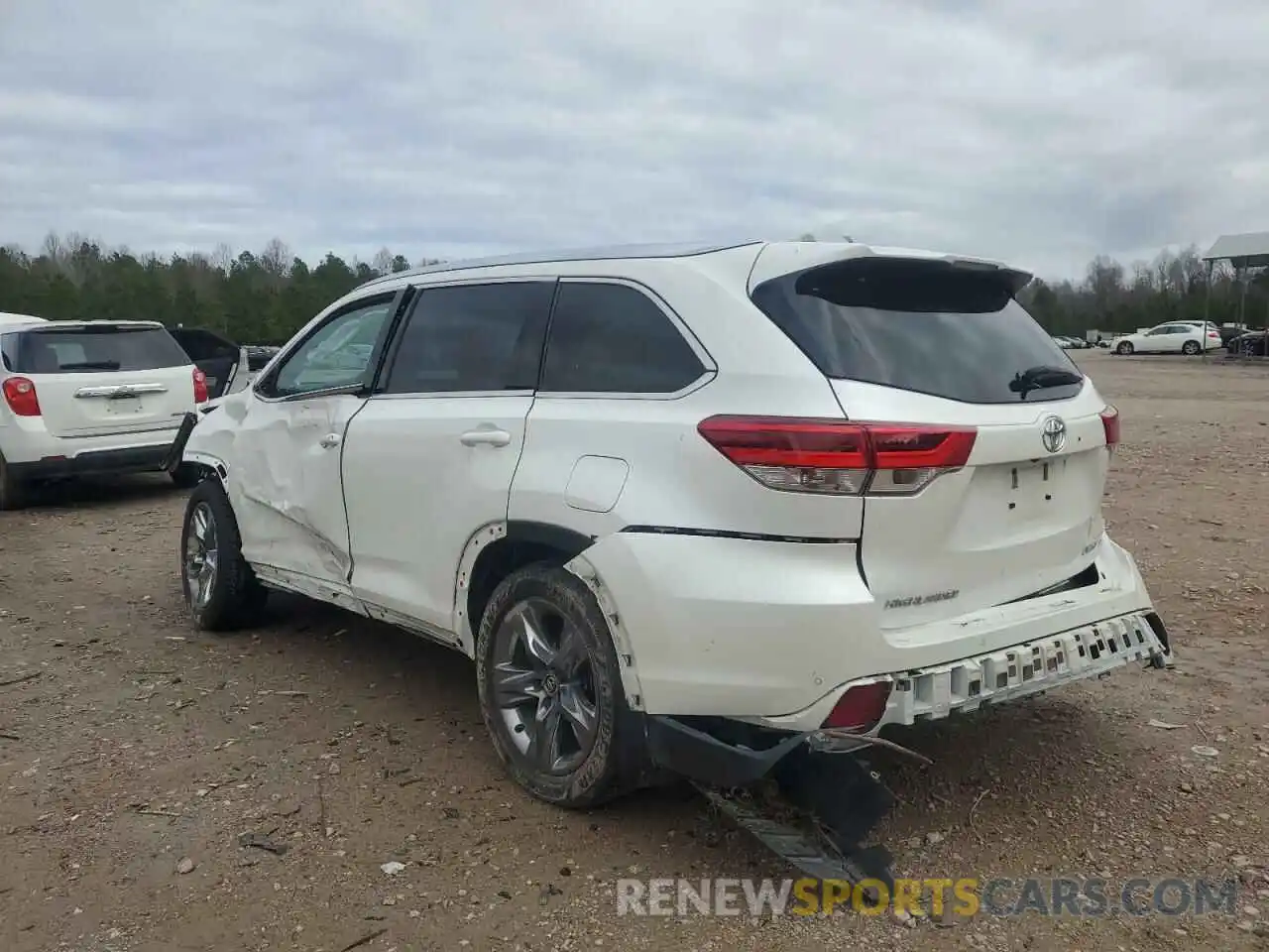 2 Photograph of a damaged car 5TDDZRFH6KS976938 TOYOTA HIGHLANDER 2019