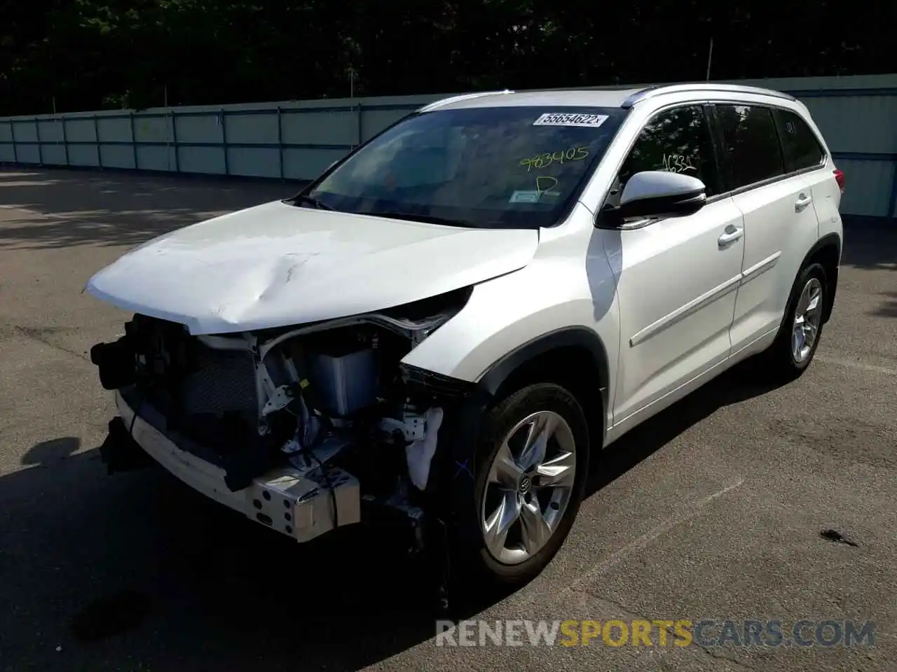 2 Photograph of a damaged car 5TDDZRFH6KS983405 TOYOTA HIGHLANDER 2019