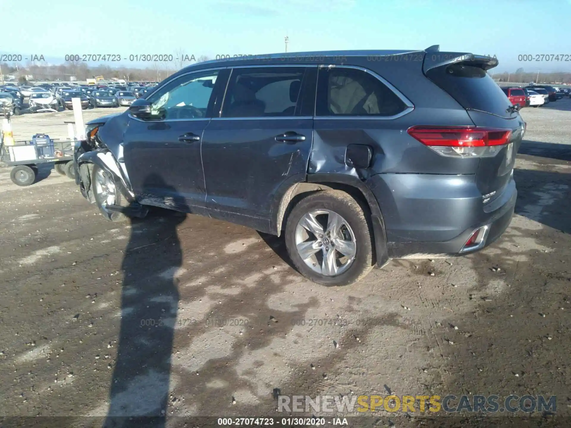 3 Photograph of a damaged car 5TDDZRFH6KS983906 TOYOTA HIGHLANDER 2019