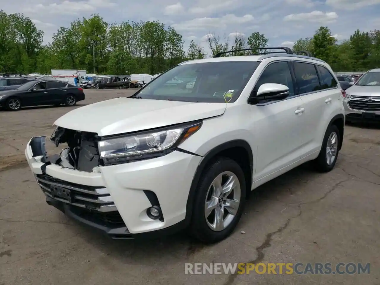 2 Photograph of a damaged car 5TDDZRFH6KS998535 TOYOTA HIGHLANDER 2019