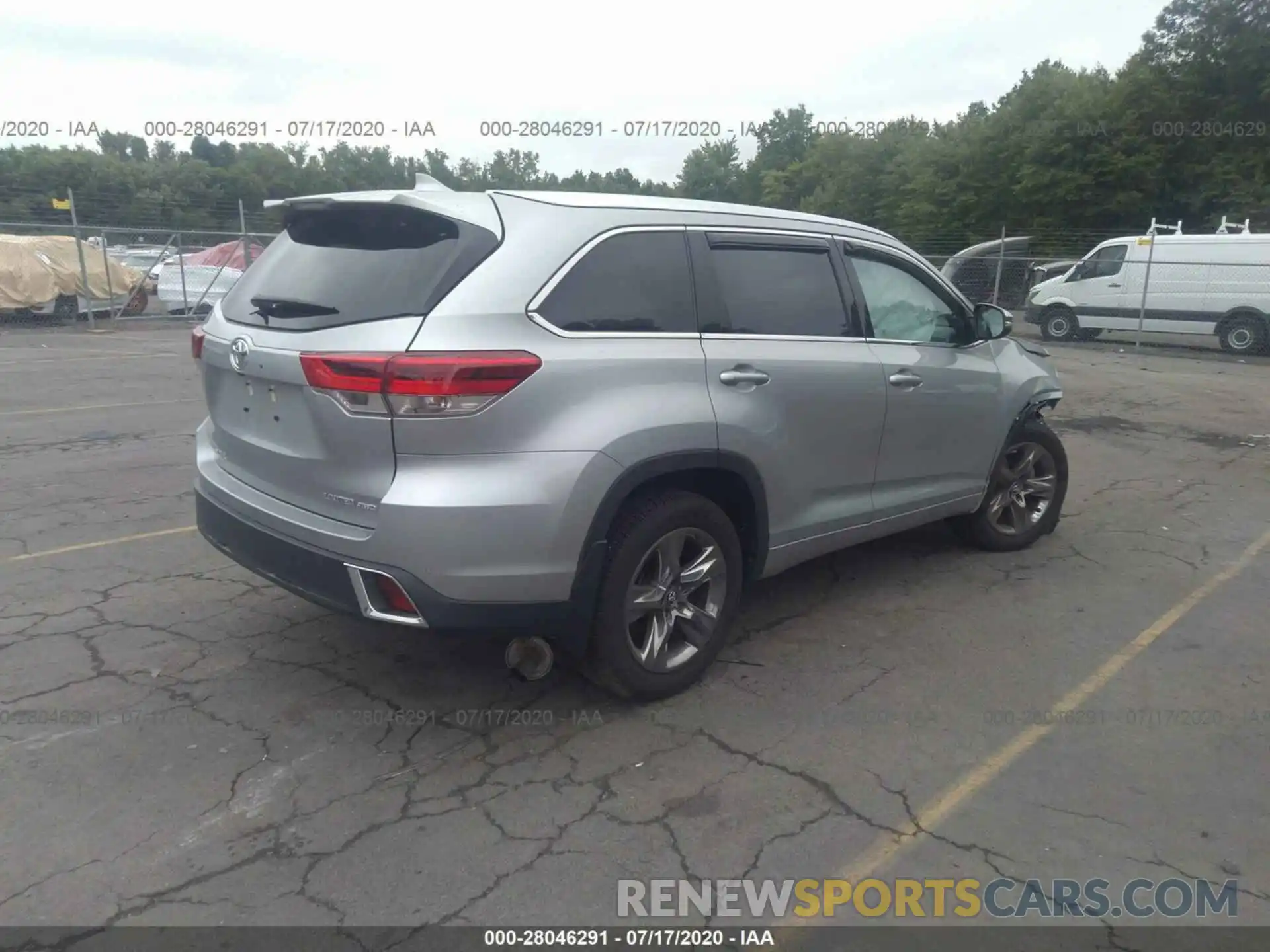 4 Photograph of a damaged car 5TDDZRFH6KS998549 TOYOTA HIGHLANDER 2019