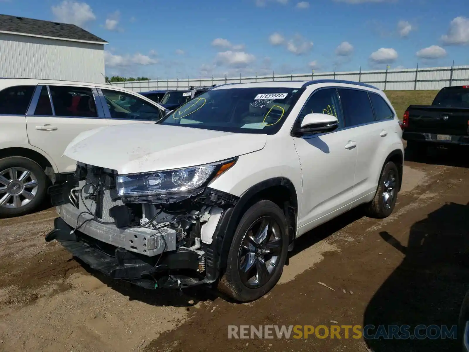 2 Photograph of a damaged car 5TDDZRFH7KS701157 TOYOTA HIGHLANDER 2019